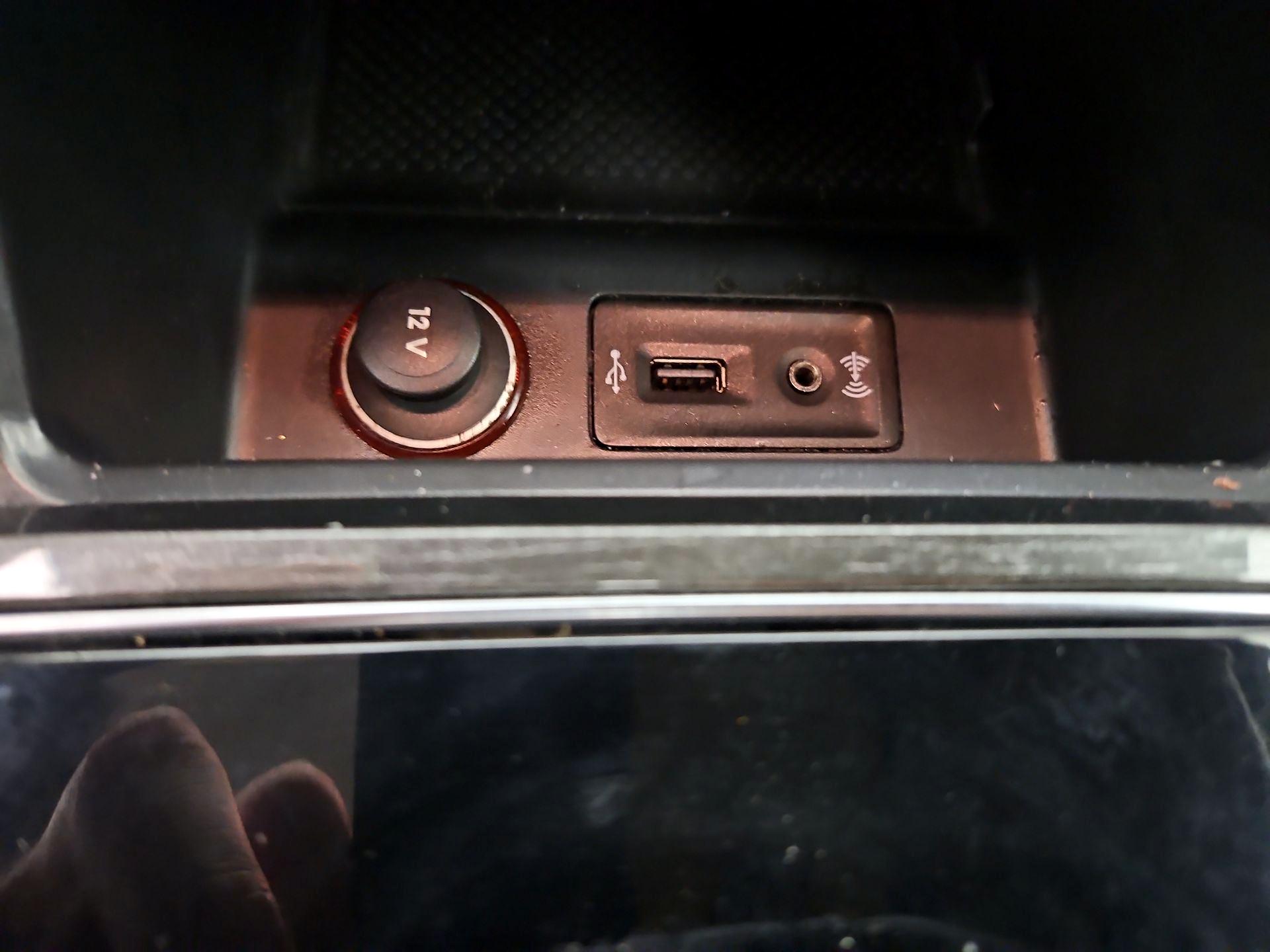 Thumbnail: 2016 Volkswagen Passat - 18