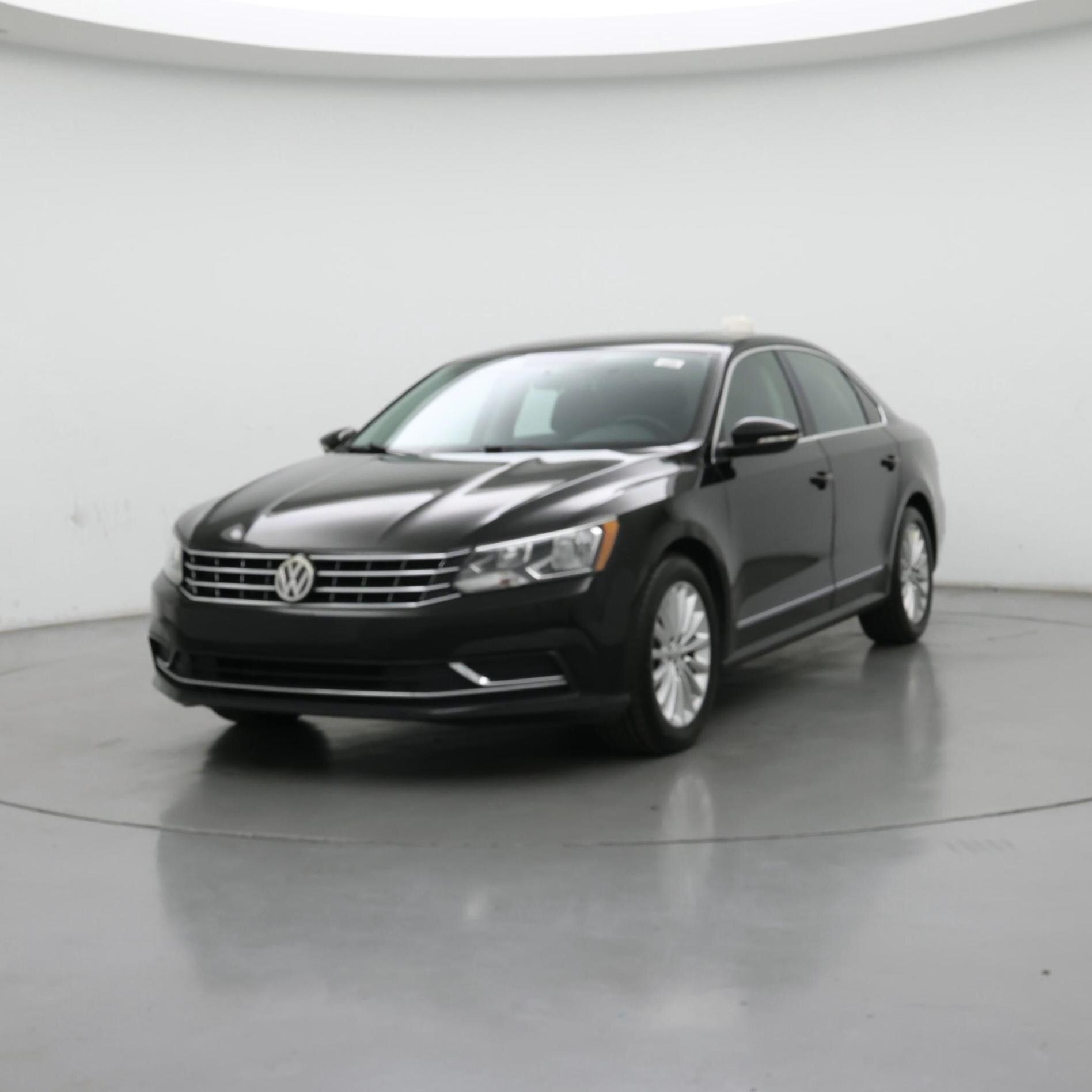 Thumbnail: 2016 Volkswagen Passat - 4