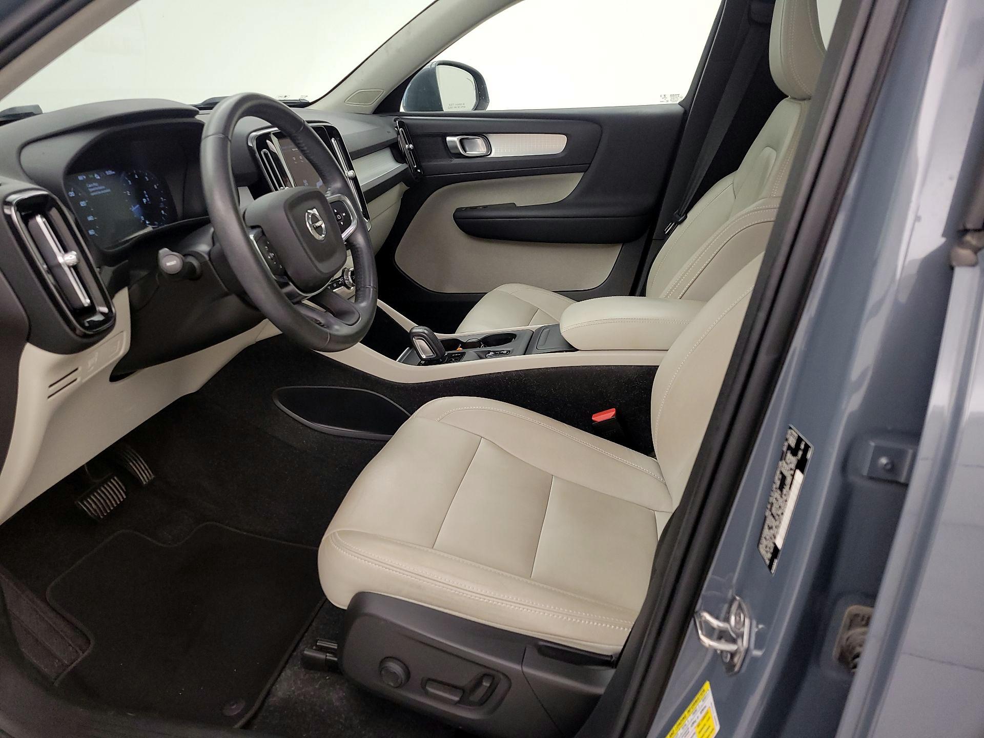 Thumbnail: 2021 Volvo XC40 - 11