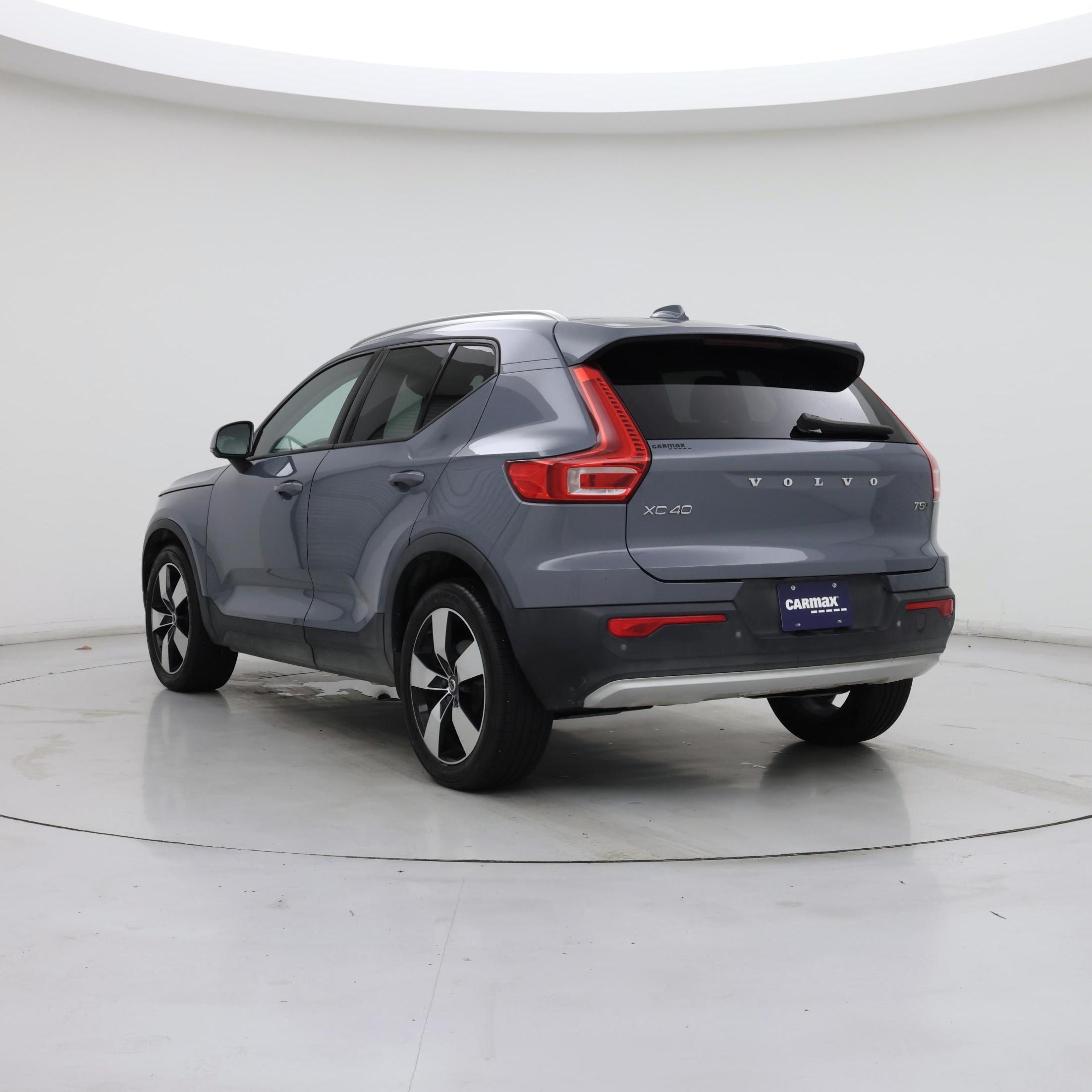 Thumbnail: 2021 Volvo XC40 - 2