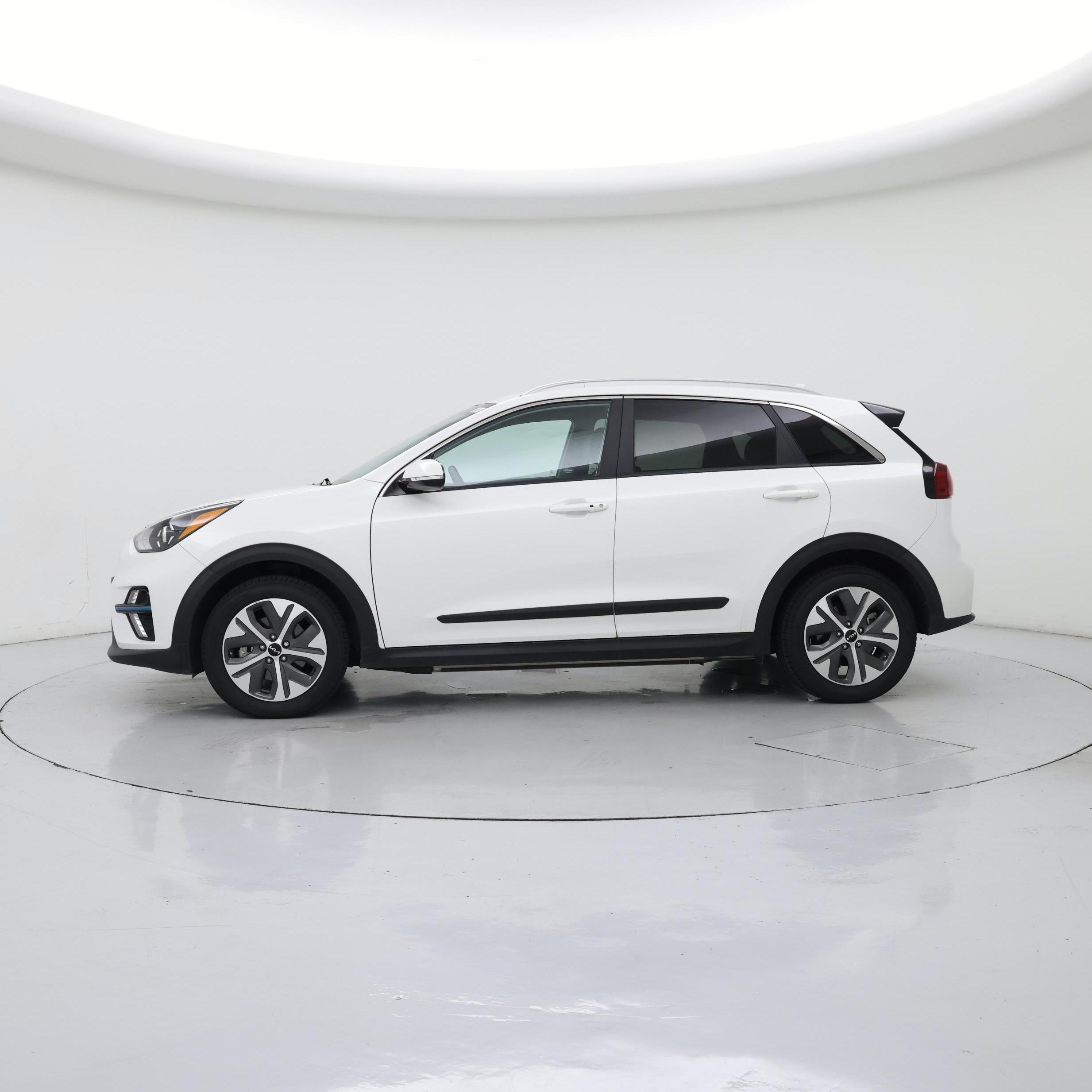 Thumbnail: 2022 Kia Niro - 3