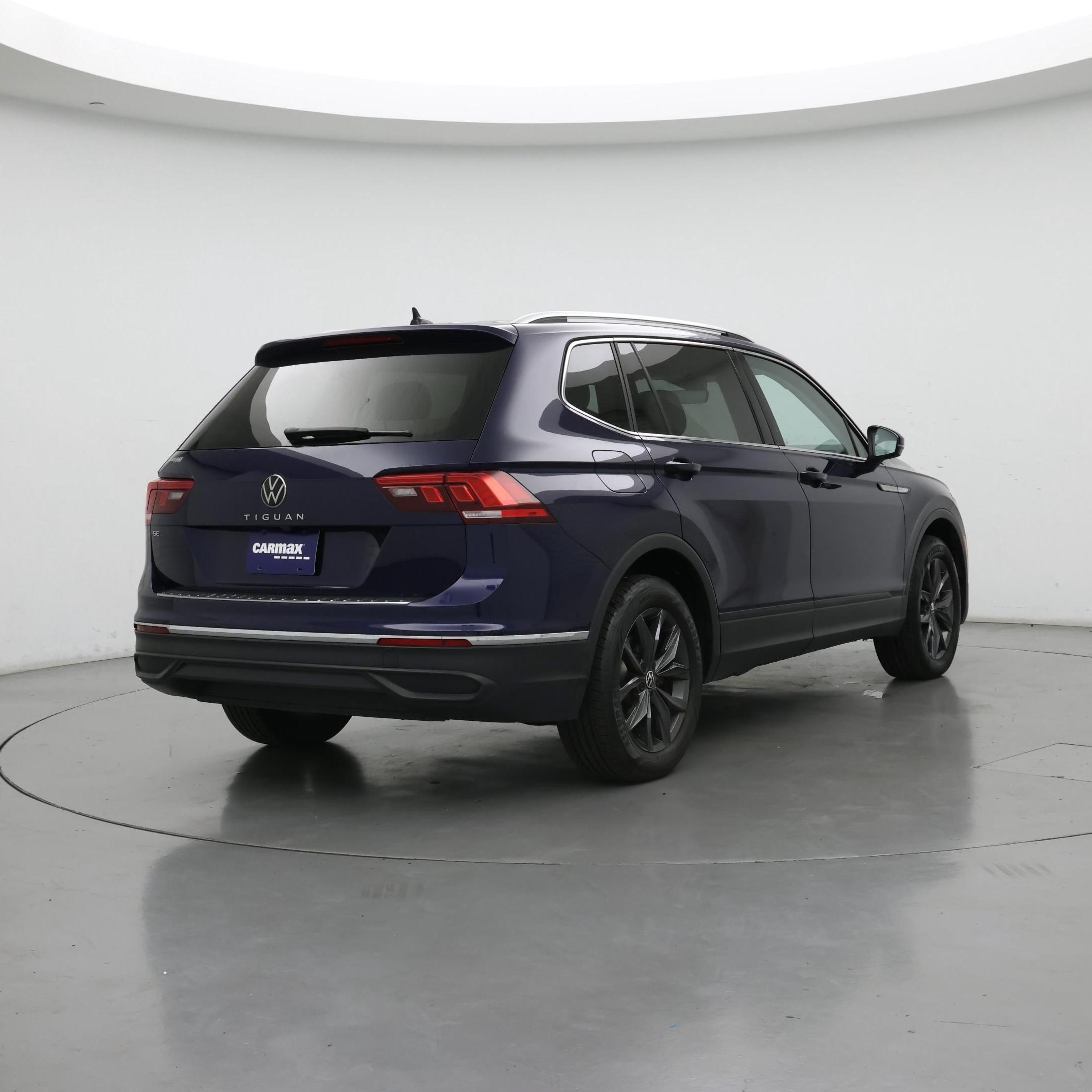 Thumbnail: 2023 Volkswagen Tiguan - 8