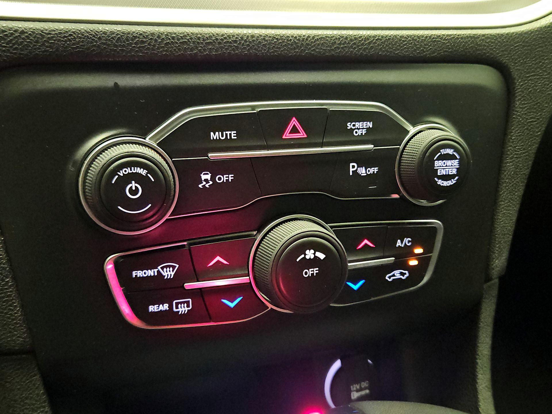 Thumbnail: 2022 Dodge Charger - 16