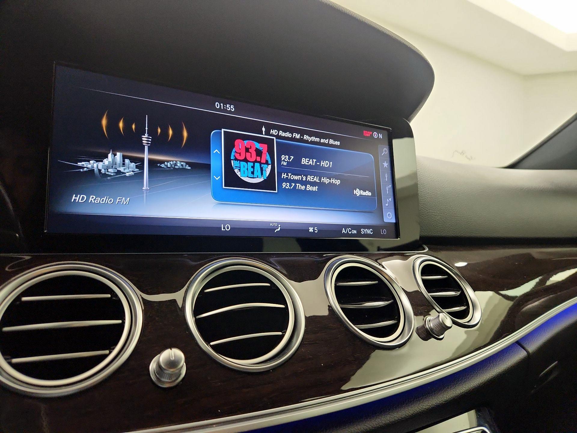 Thumbnail: 2017 Mercedes-Benz E-Class - 13