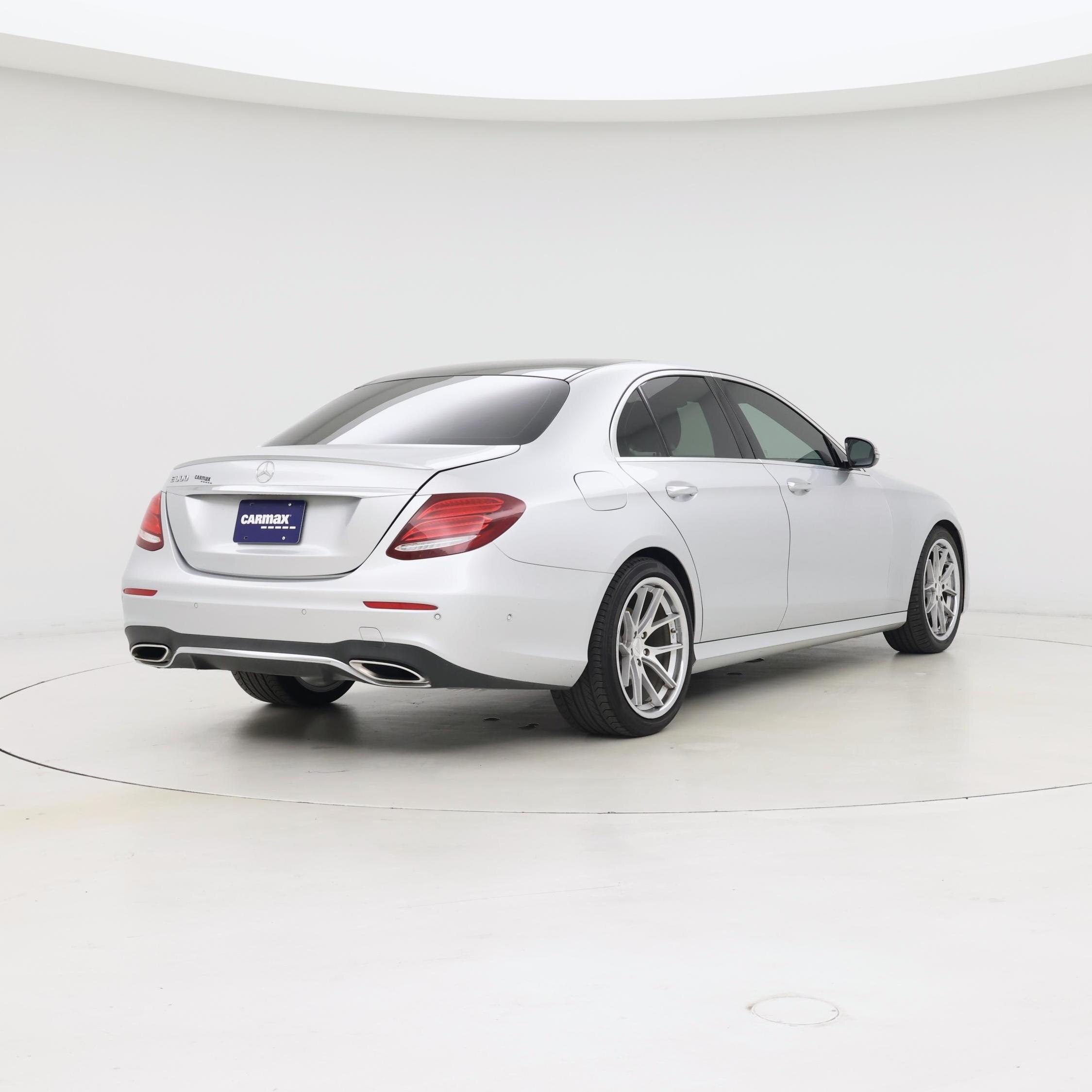 Thumbnail: 2017 Mercedes-Benz E-Class - 8