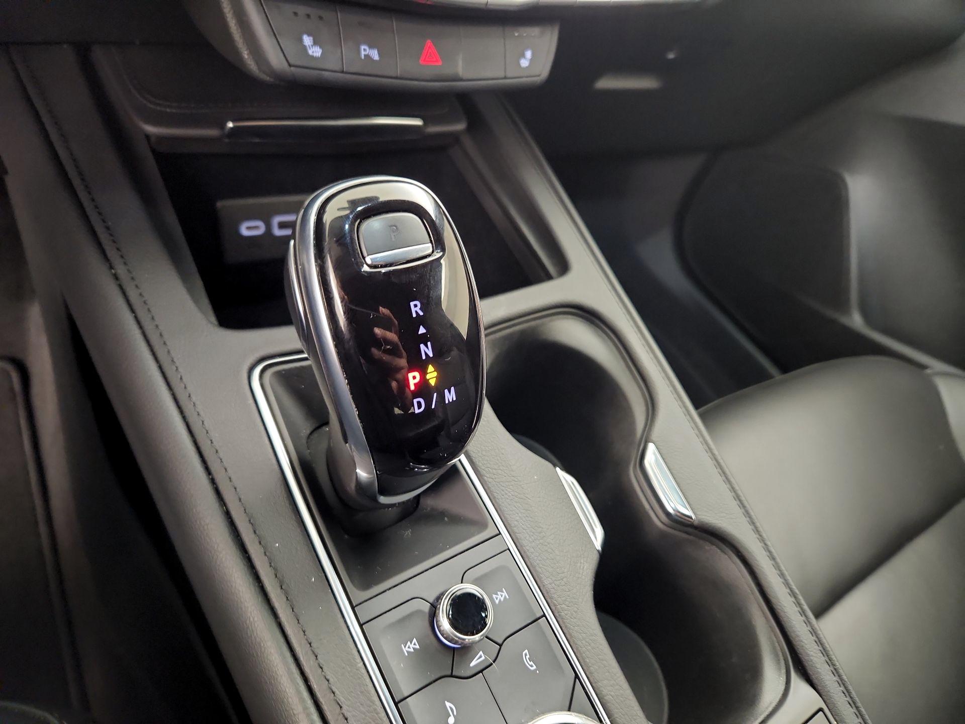 Thumbnail: 2023 Cadillac XT4 - 17