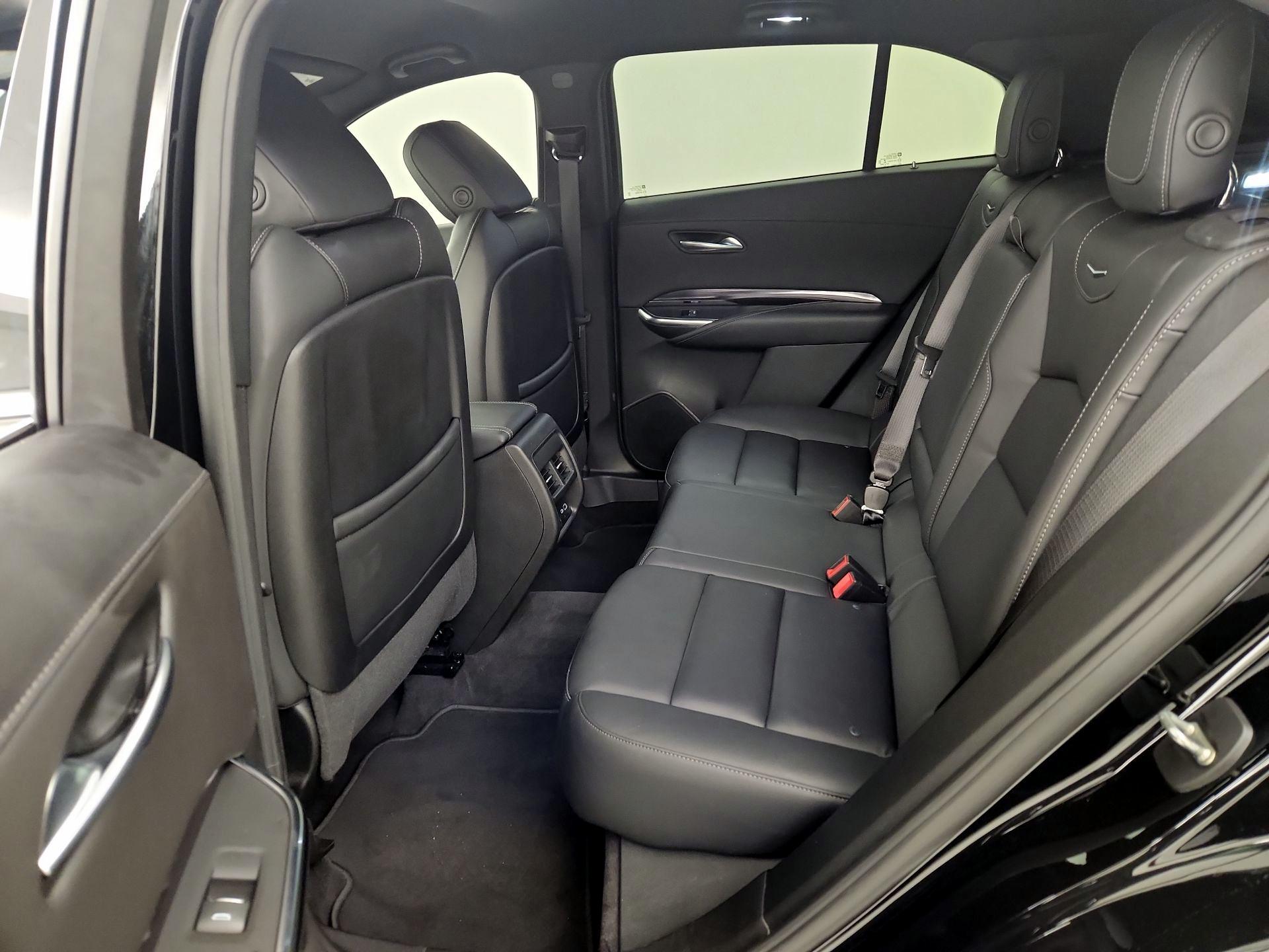 Thumbnail: 2023 Cadillac XT4 - 19