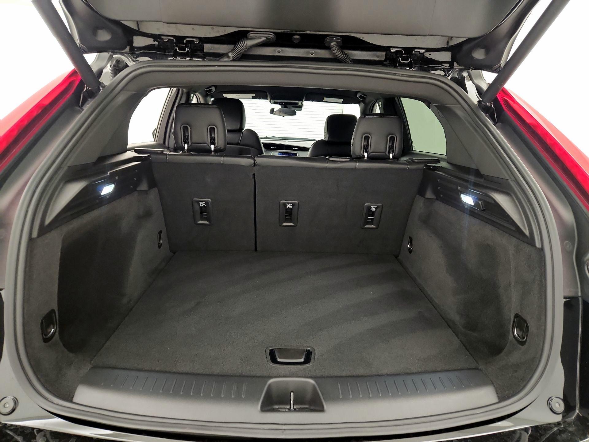 Thumbnail: 2023 Cadillac XT4 - 20