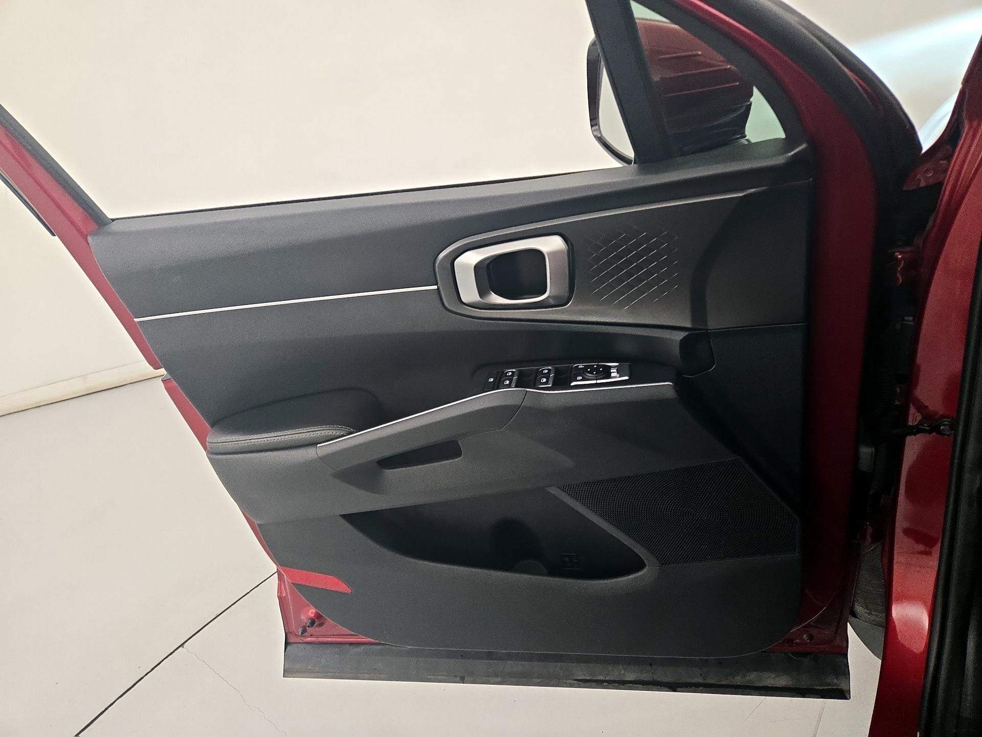 Thumbnail: 2022 Kia Sorento - 12