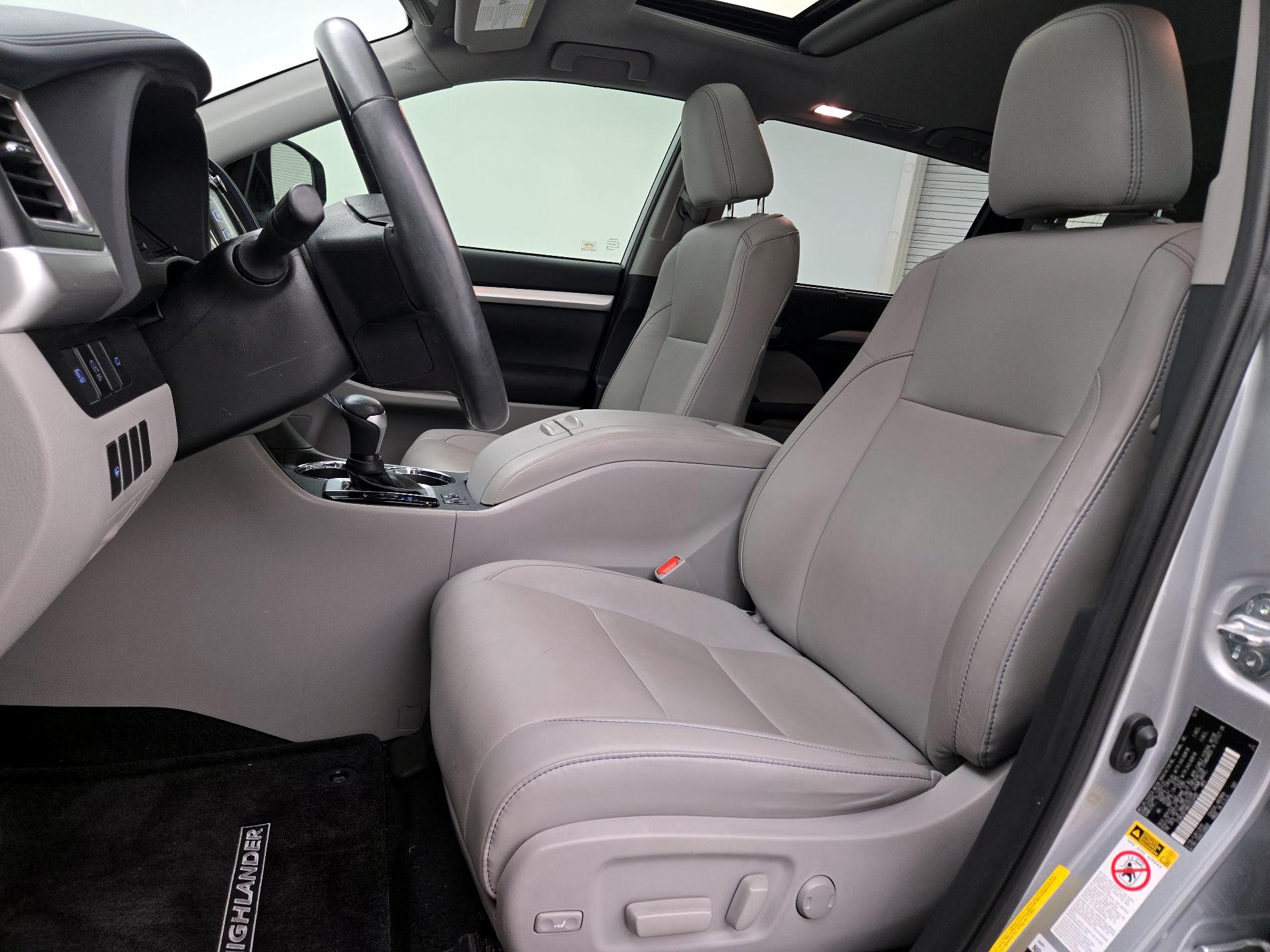Thumbnail: 2019 Toyota Highlander - 11