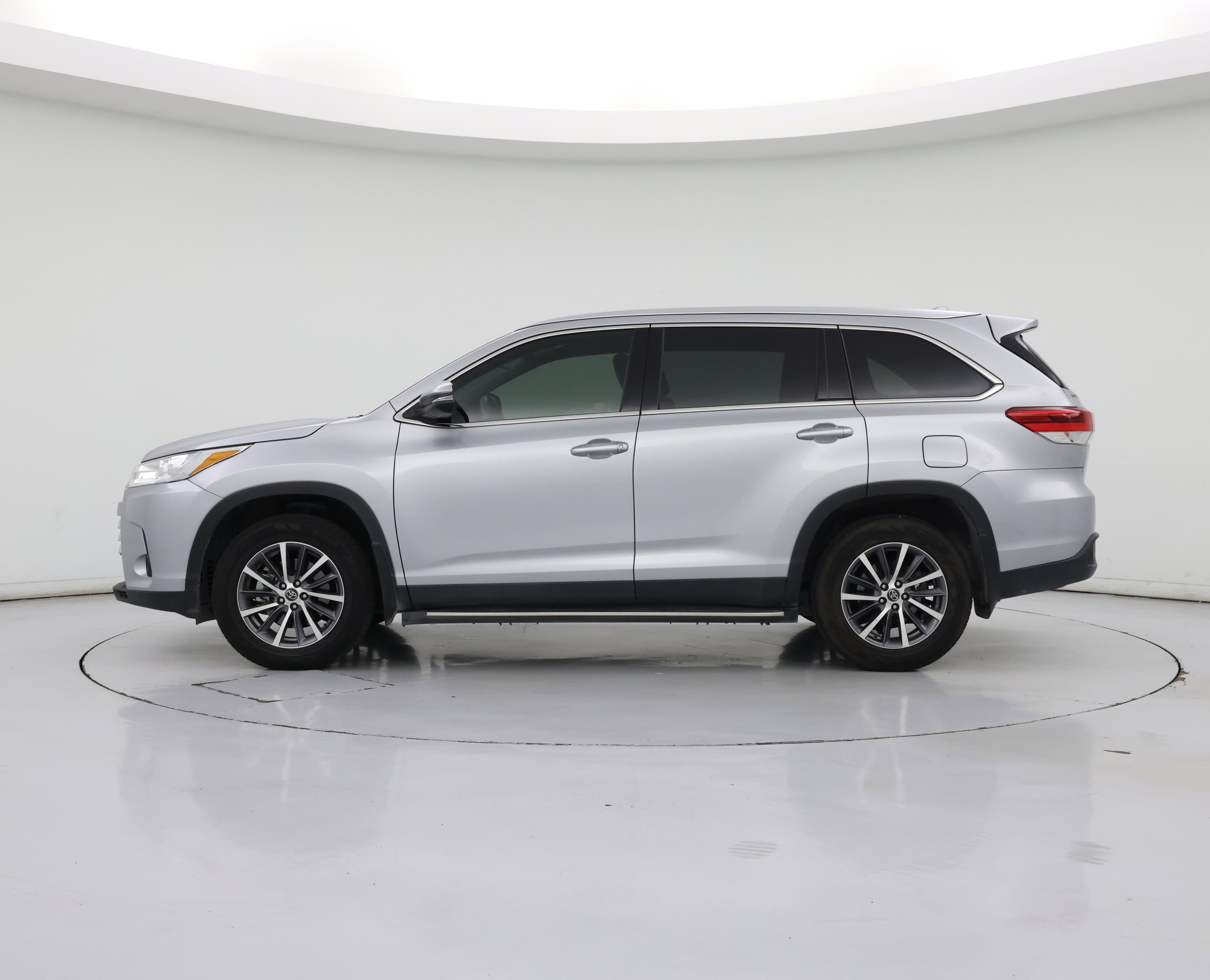 Thumbnail: 2019 Toyota Highlander - 3