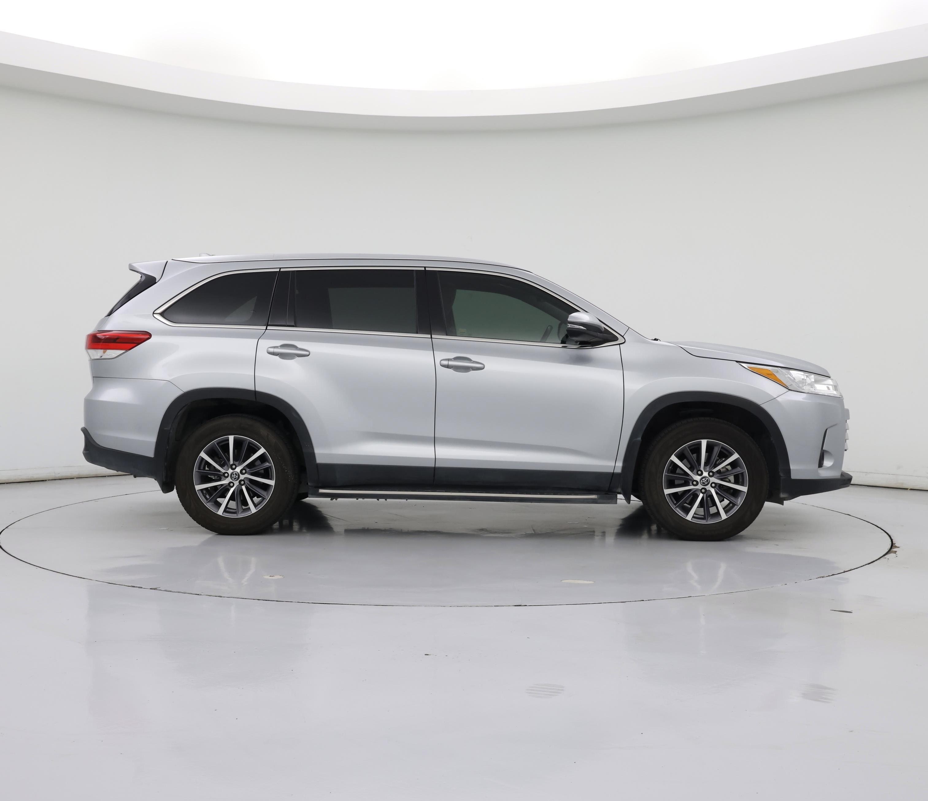 Thumbnail: 2019 Toyota Highlander - 7