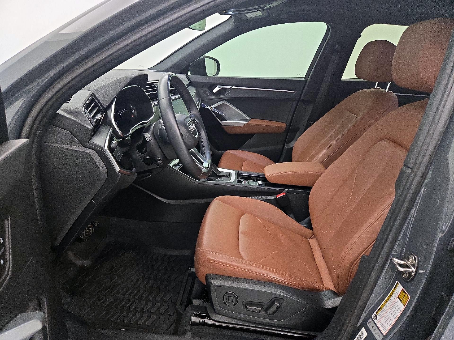 Thumbnail: 2020 Audi Q3 - 11