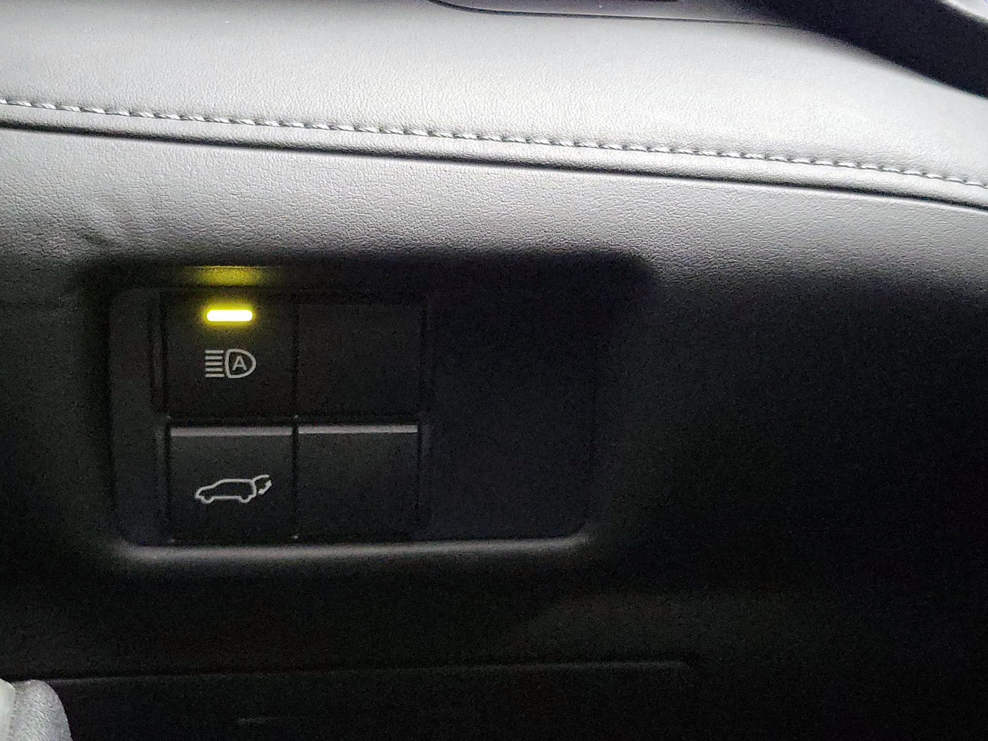 Thumbnail: 2020 Toyota Highlander - 13