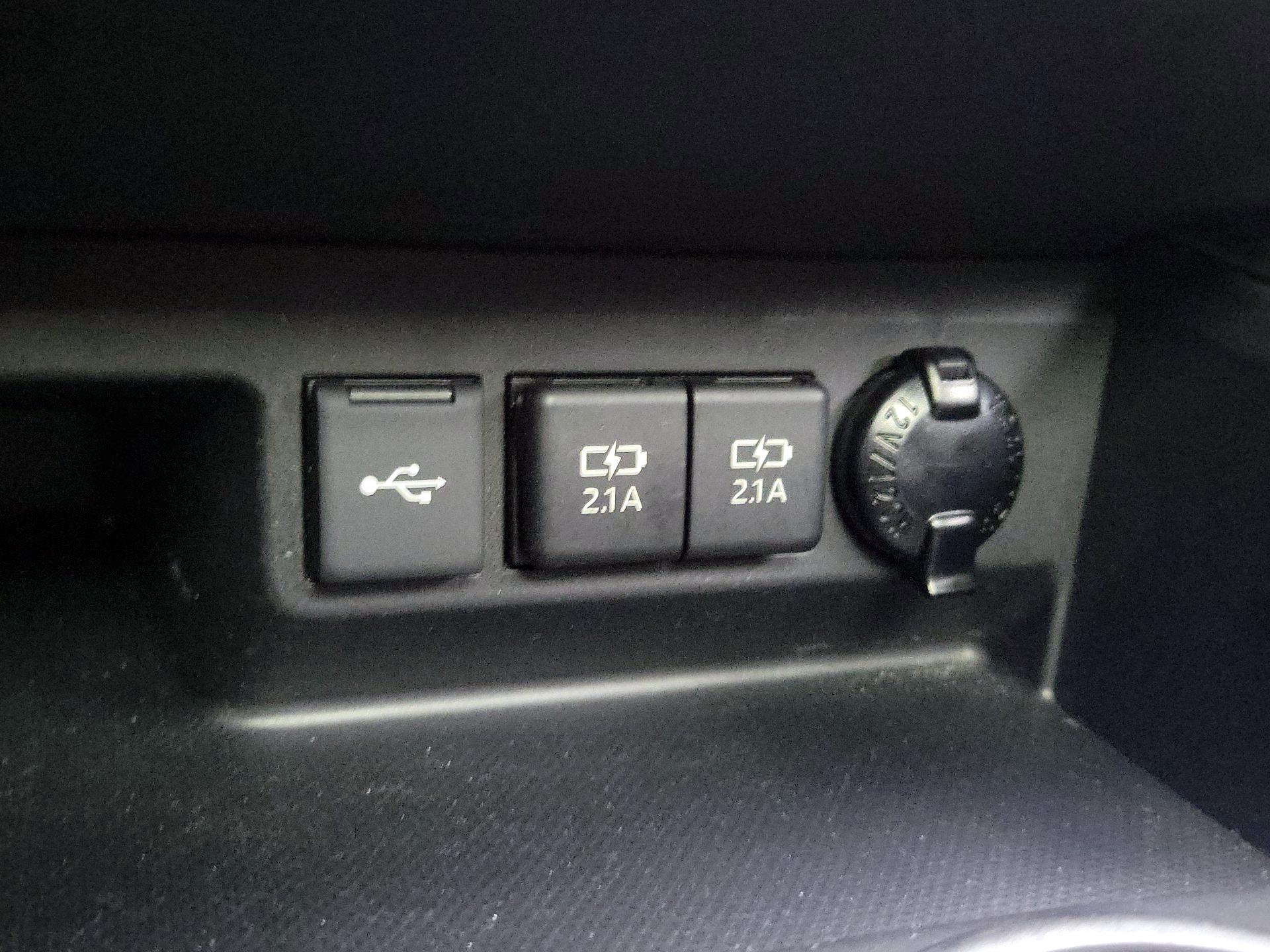 Thumbnail: 2020 Toyota Highlander - 18