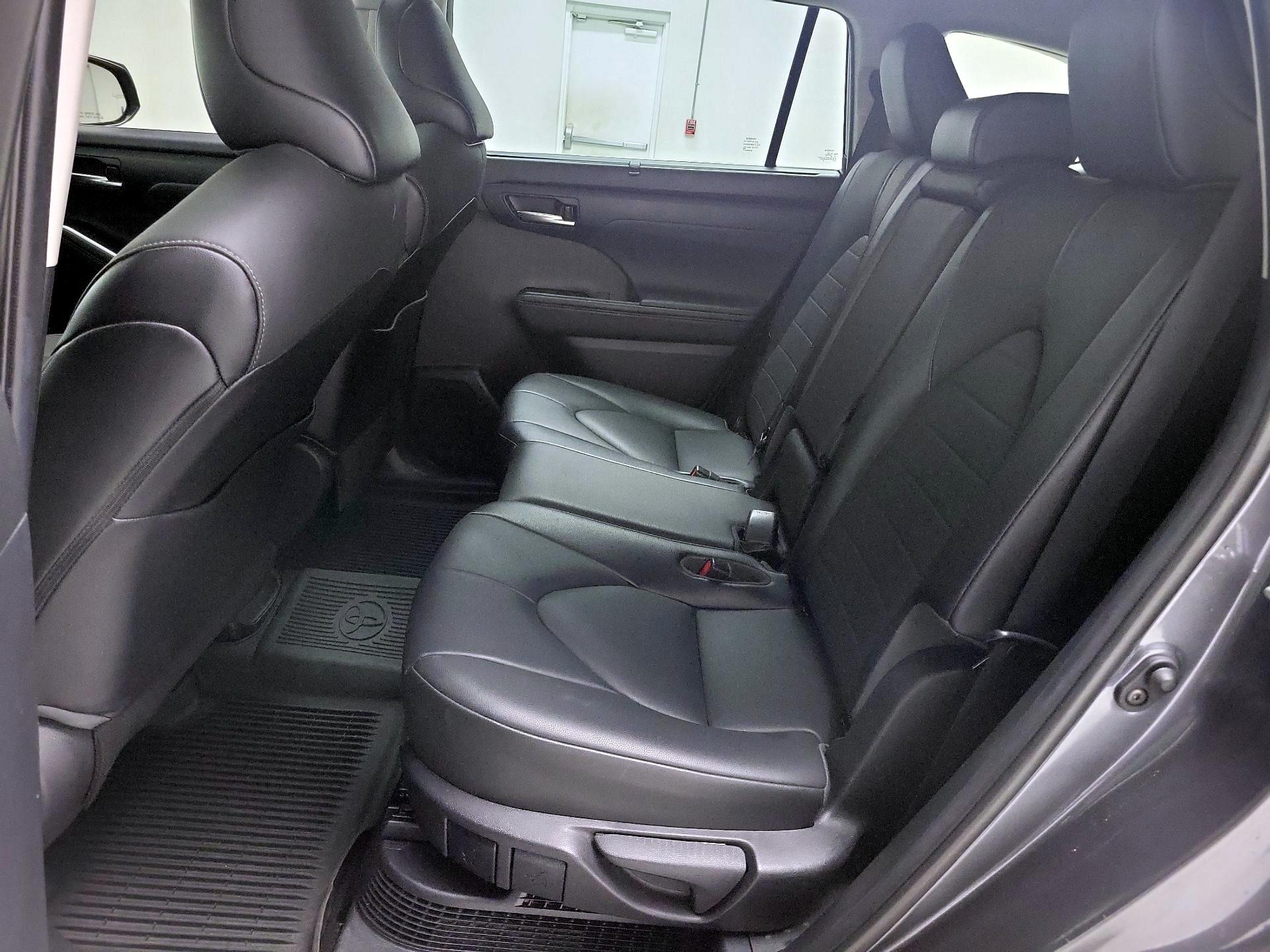 Thumbnail: 2020 Toyota Highlander - 20