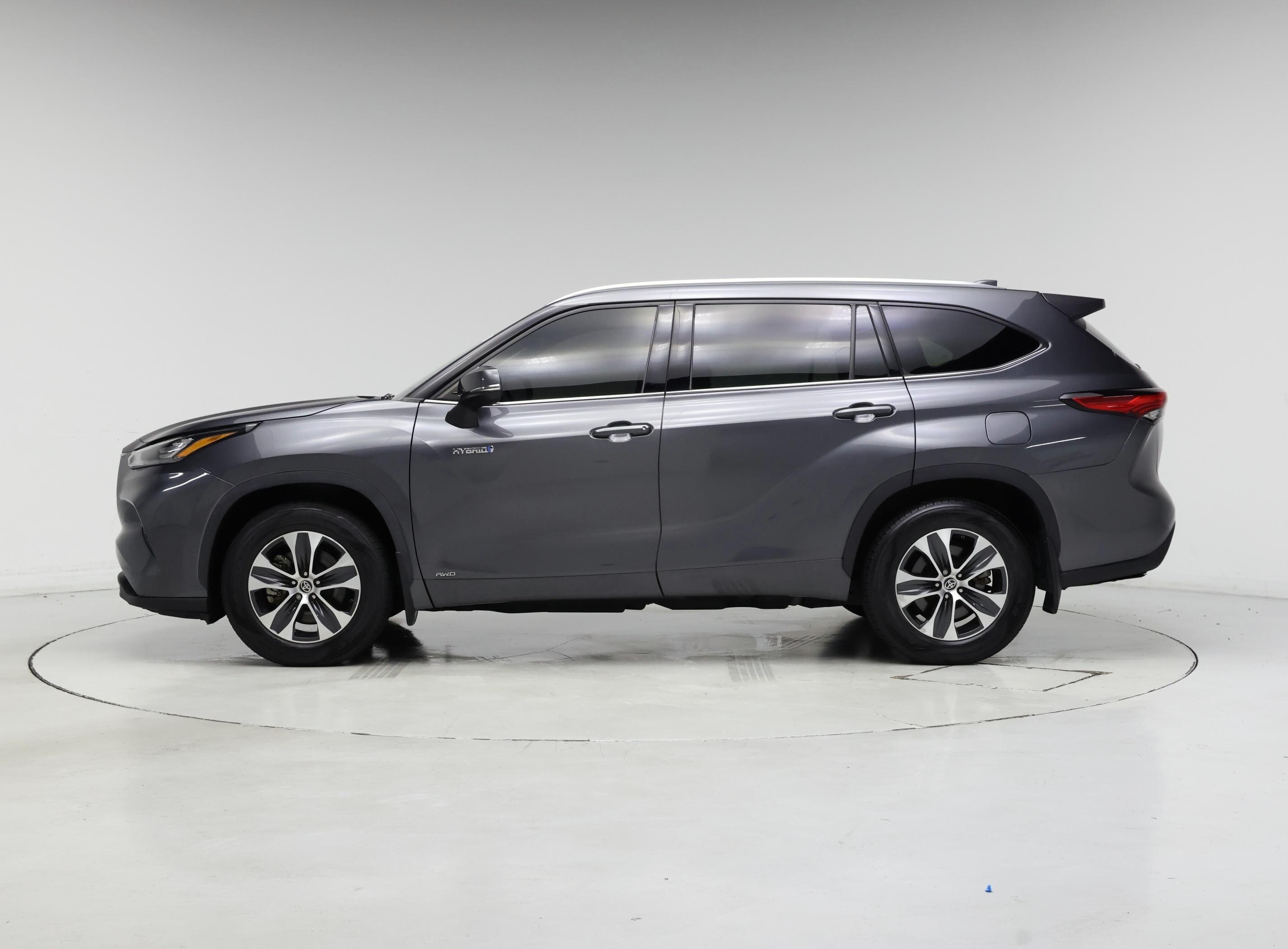 Thumbnail: 2020 Toyota Highlander - 3