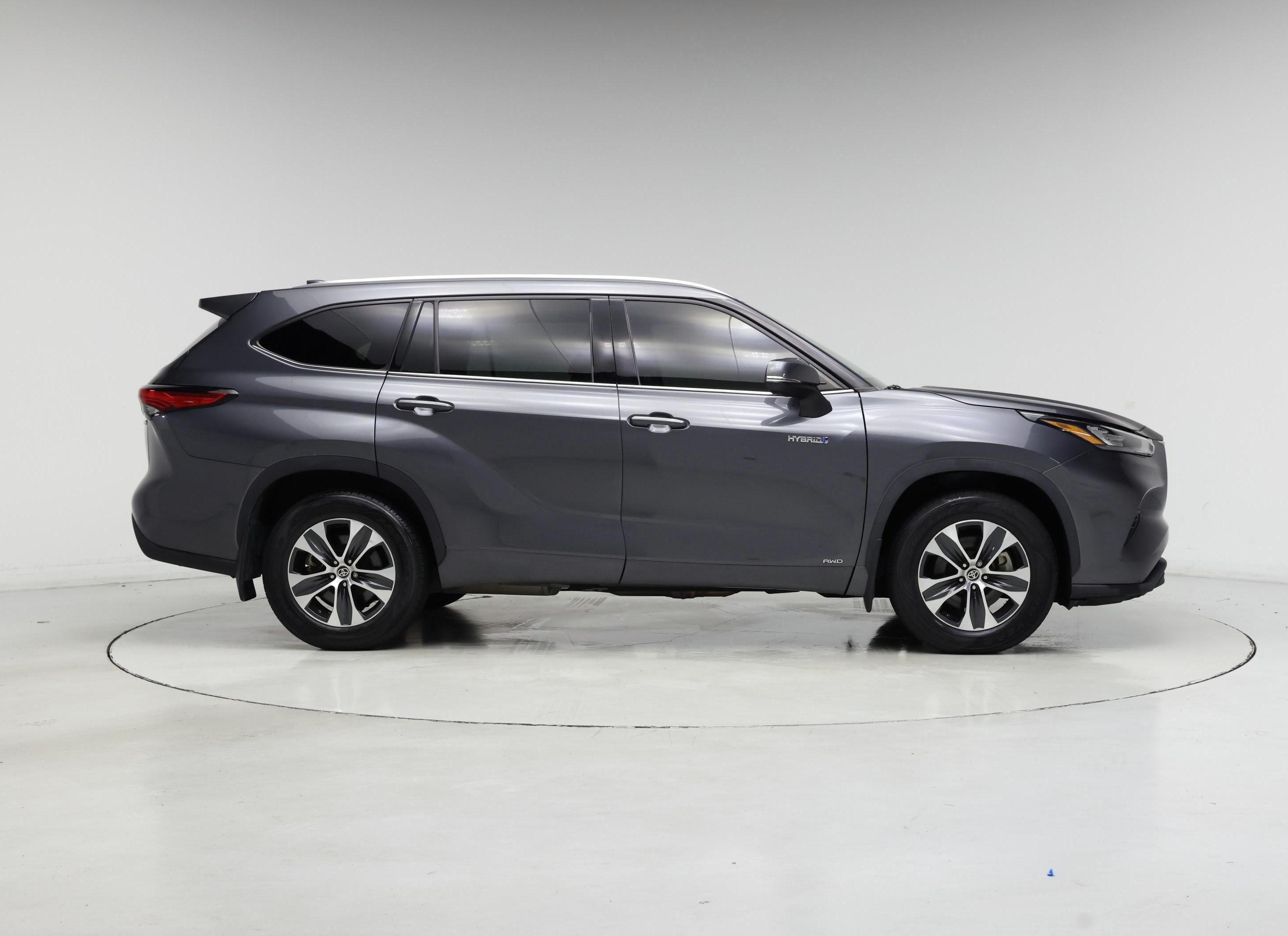 Thumbnail: 2020 Toyota Highlander - 7