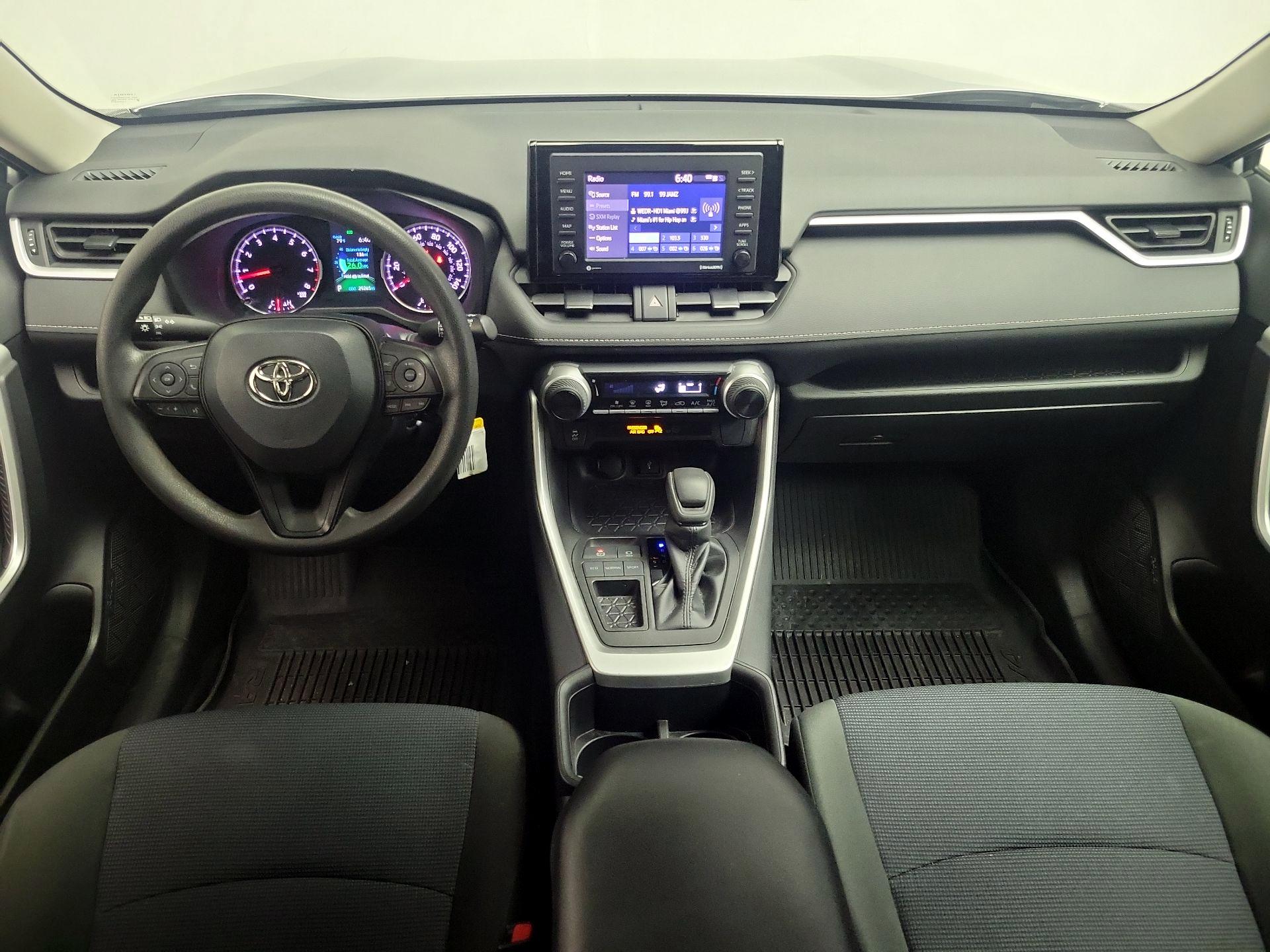 Thumbnail: 2022 Toyota RAV4 - 9