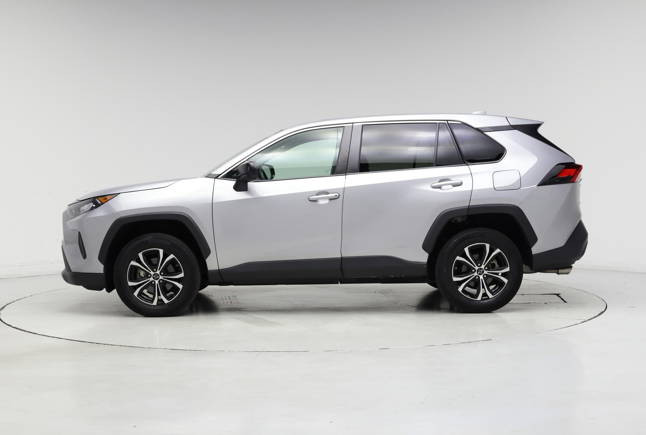 Thumbnail: 2022 Toyota RAV4 - 3