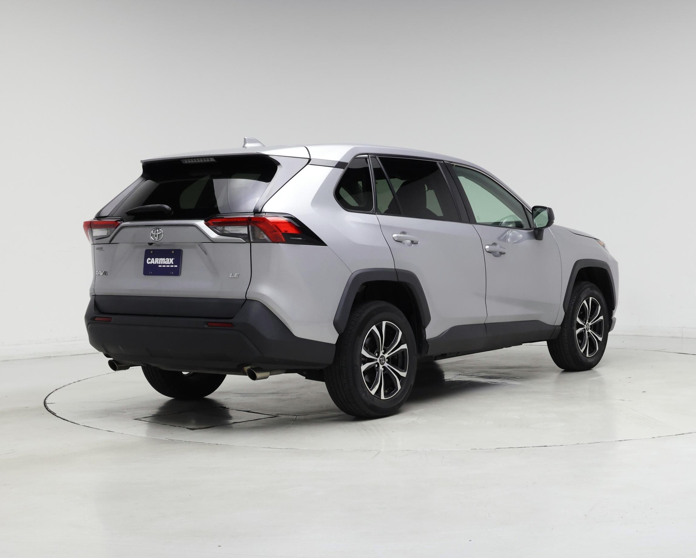 Thumbnail: 2022 Toyota RAV4 - 8