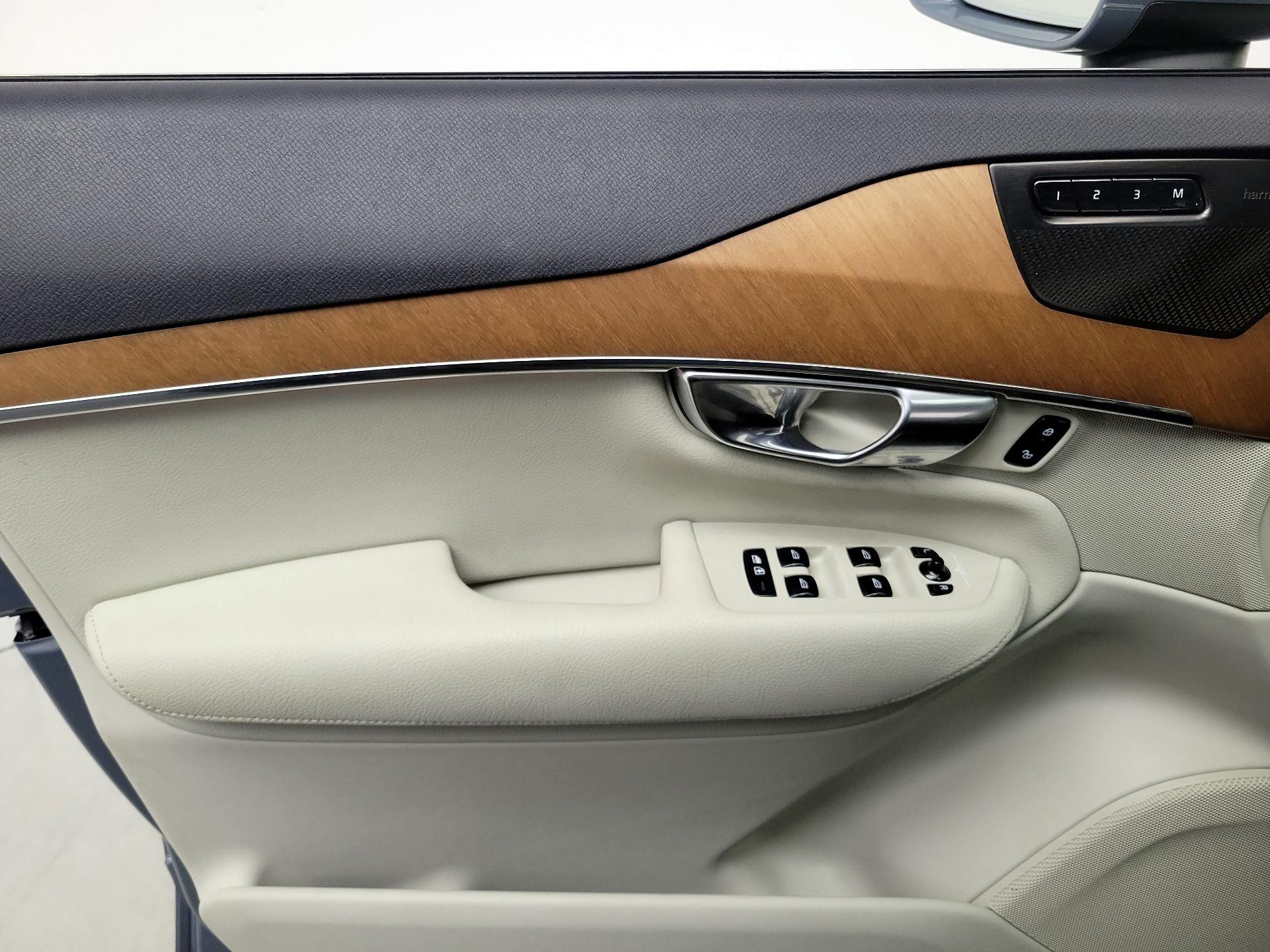 Thumbnail: 2022 Volvo XC90 - 12