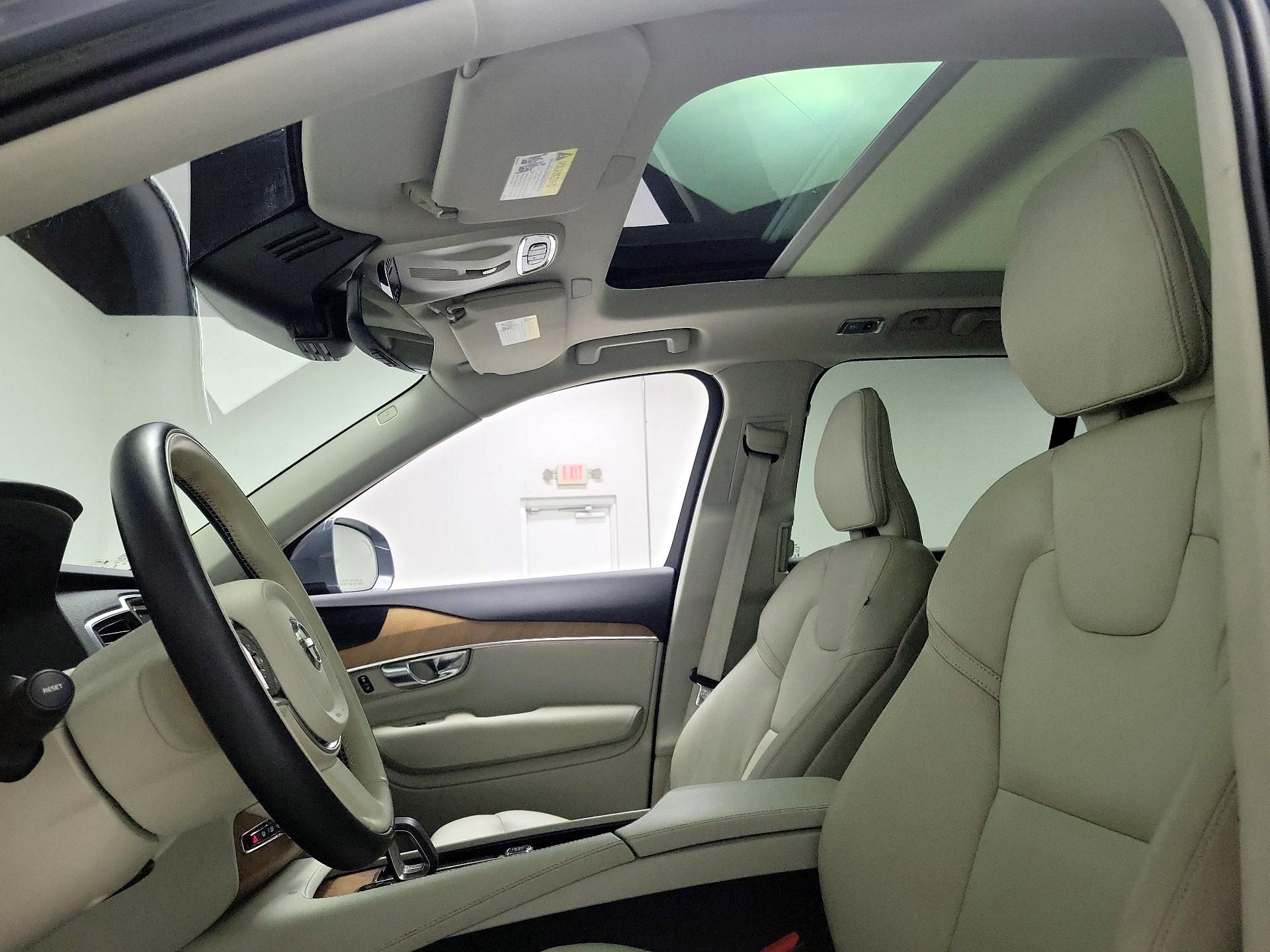 Thumbnail: 2022 Volvo XC90 - 20