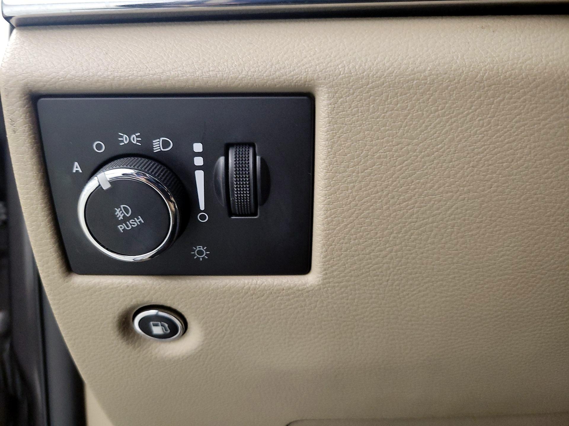 Thumbnail: 2018 Jeep Grand Cherokee - 11