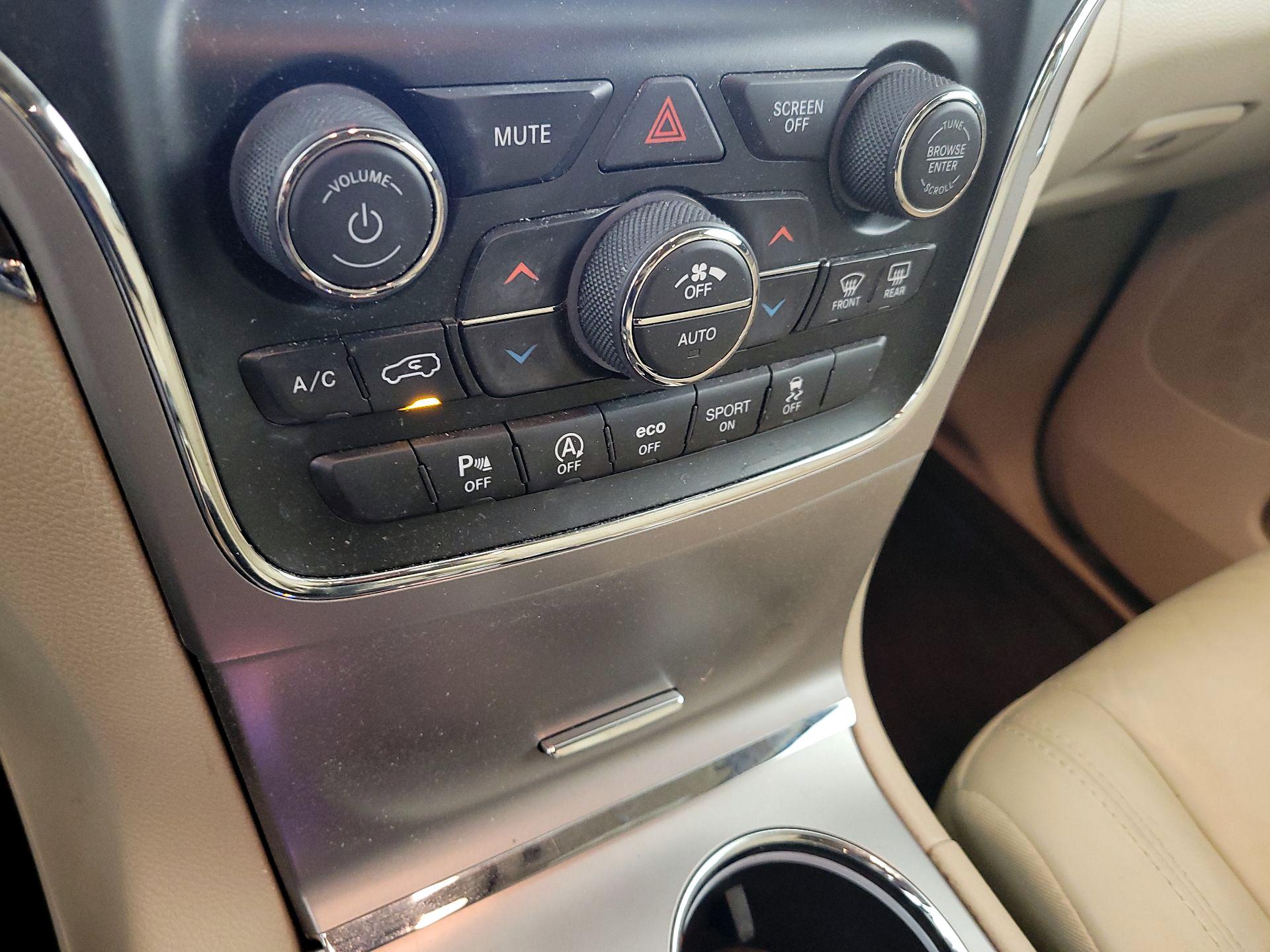 Thumbnail: 2018 Jeep Grand Cherokee - 15