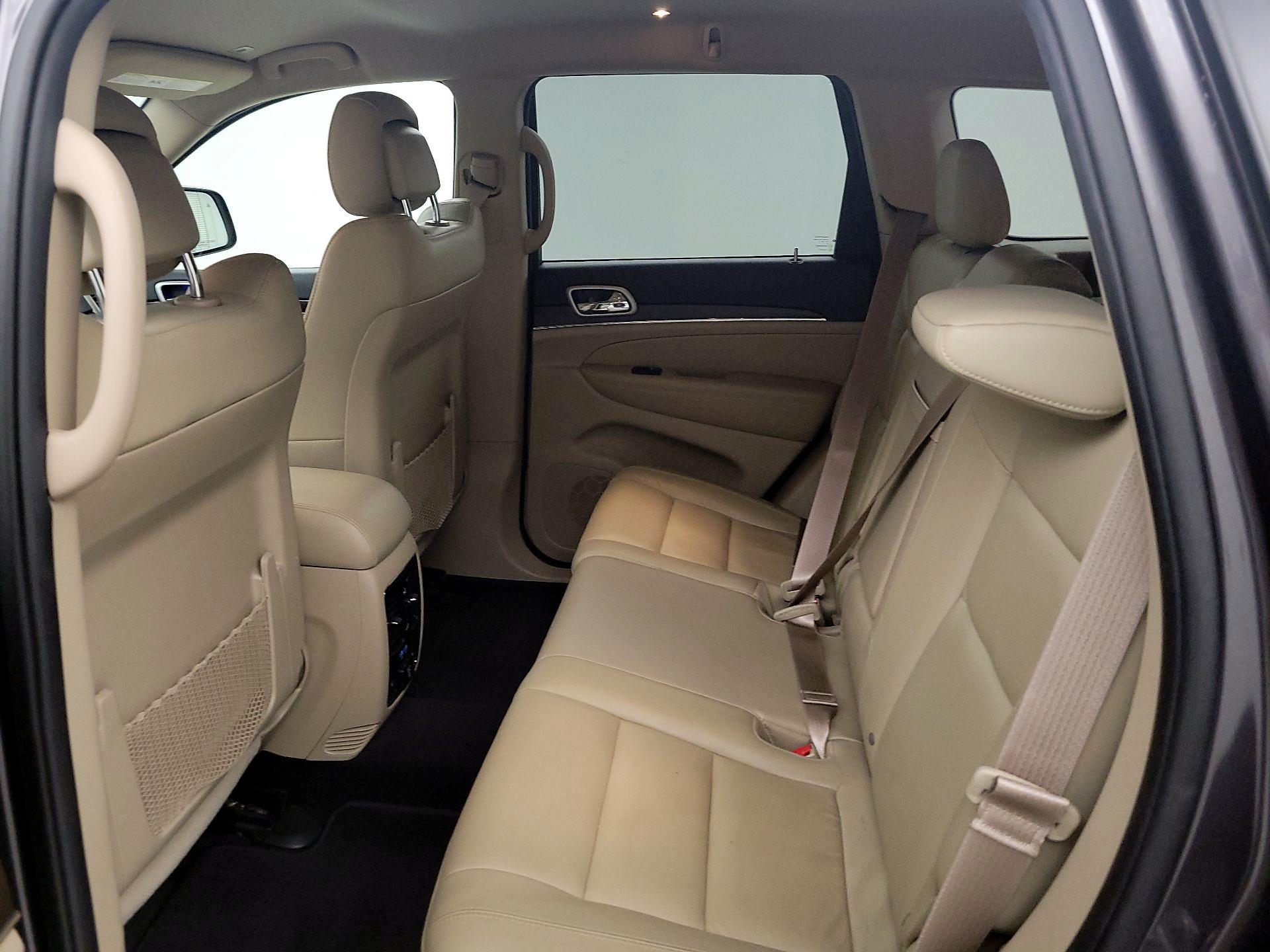Thumbnail: 2018 Jeep Grand Cherokee - 18