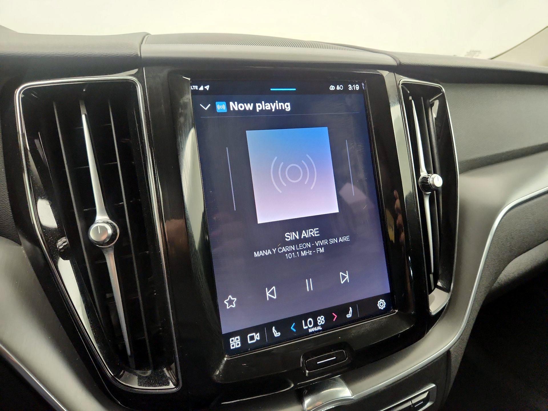 Thumbnail: 2025 Volvo XC60 - 14