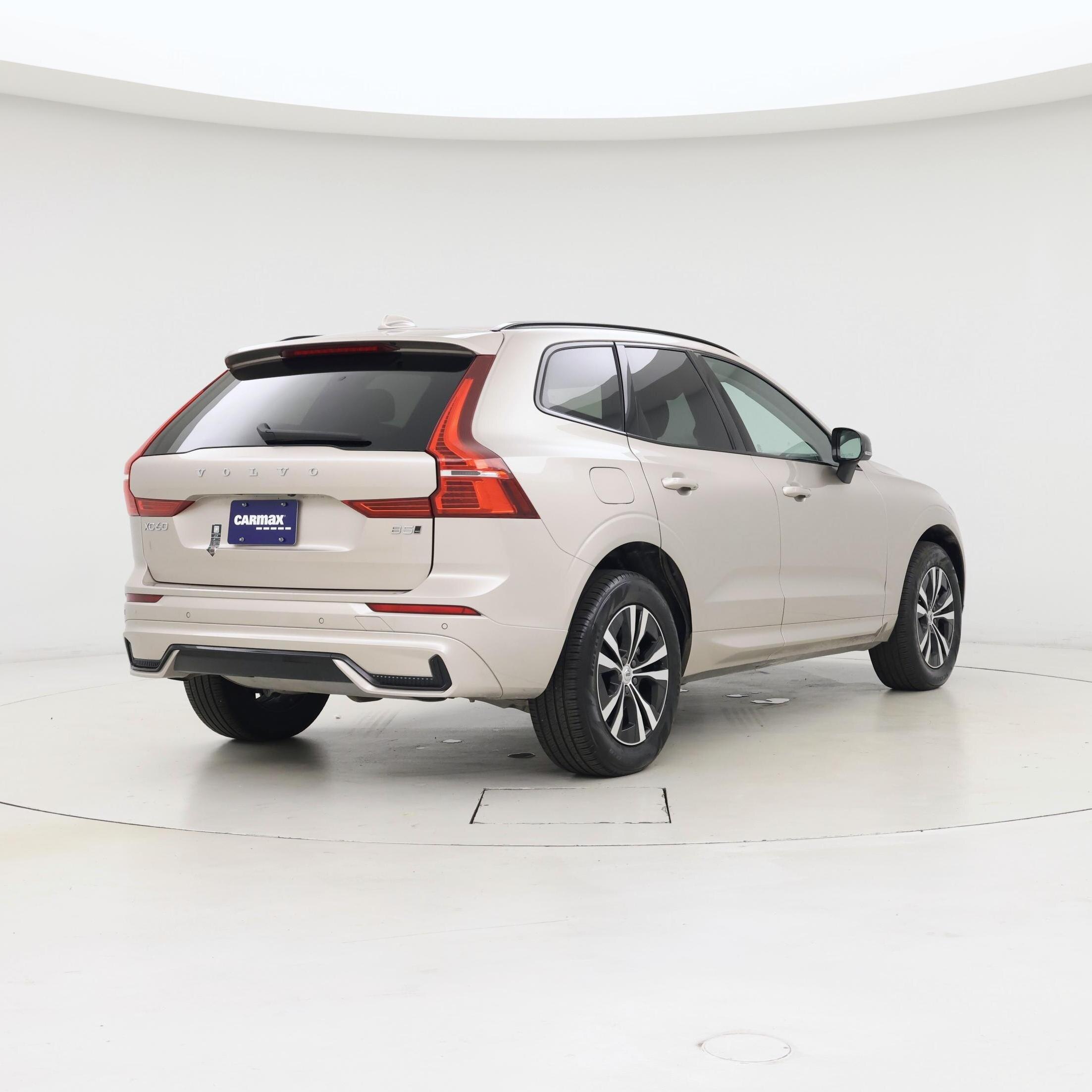 Thumbnail: 2025 Volvo XC60 - 8