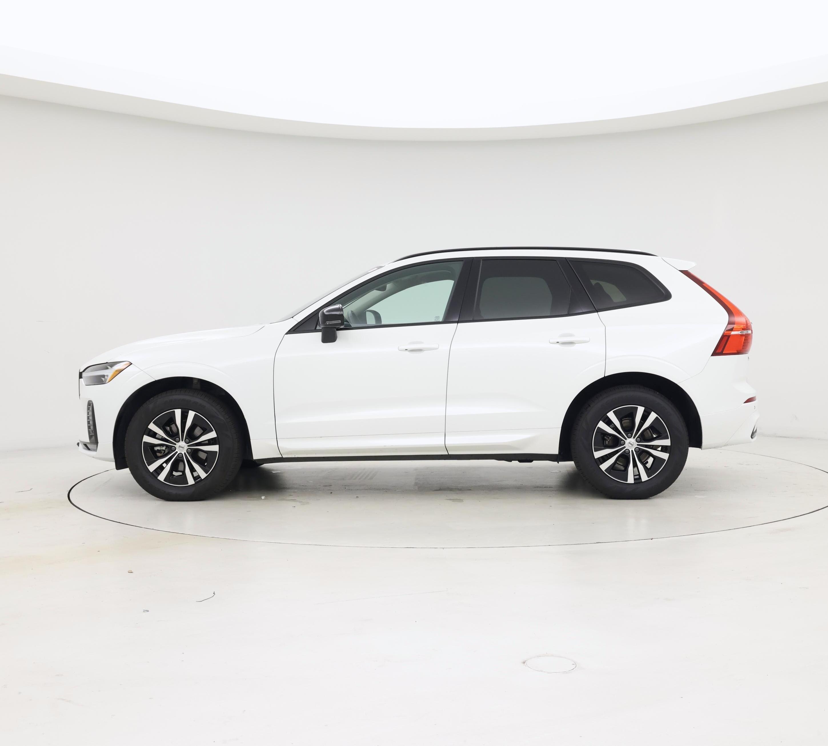 Thumbnail: 2025 Volvo XC60 - 3