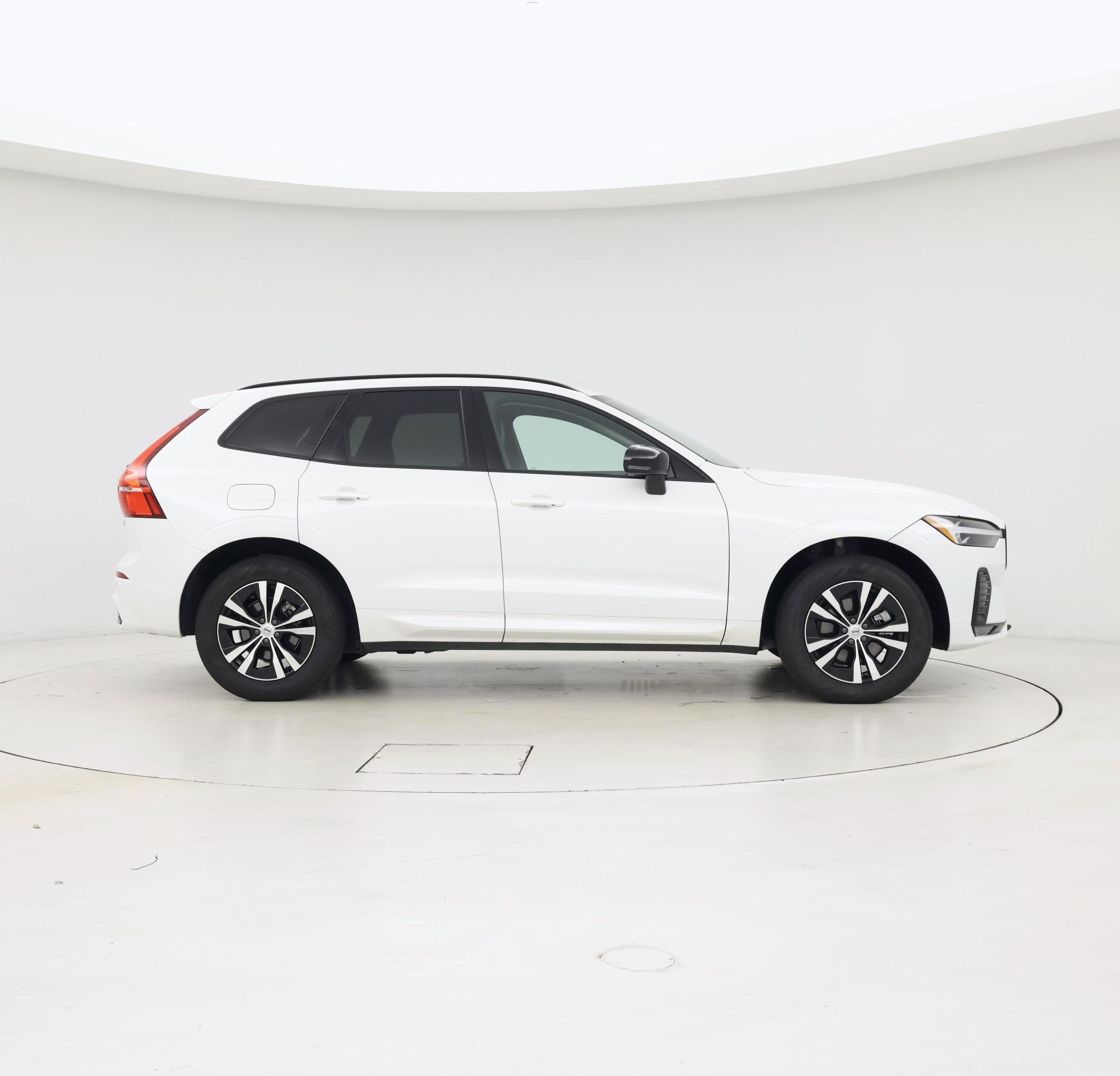 Thumbnail: 2025 Volvo XC60 - 7