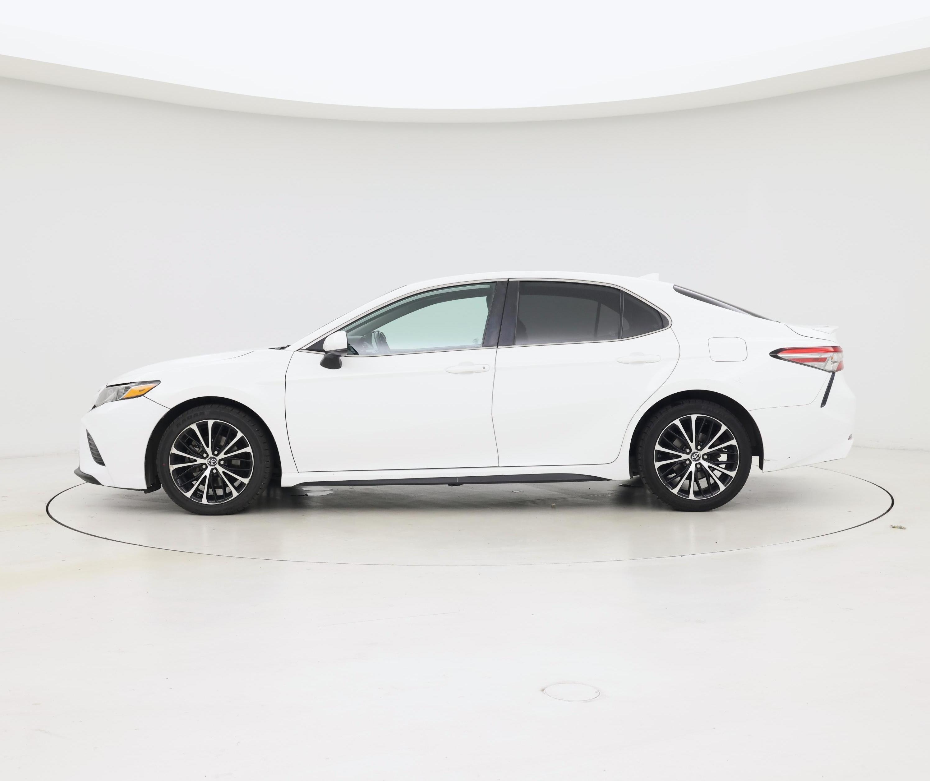 Thumbnail: 2019 Toyota Camry - 3