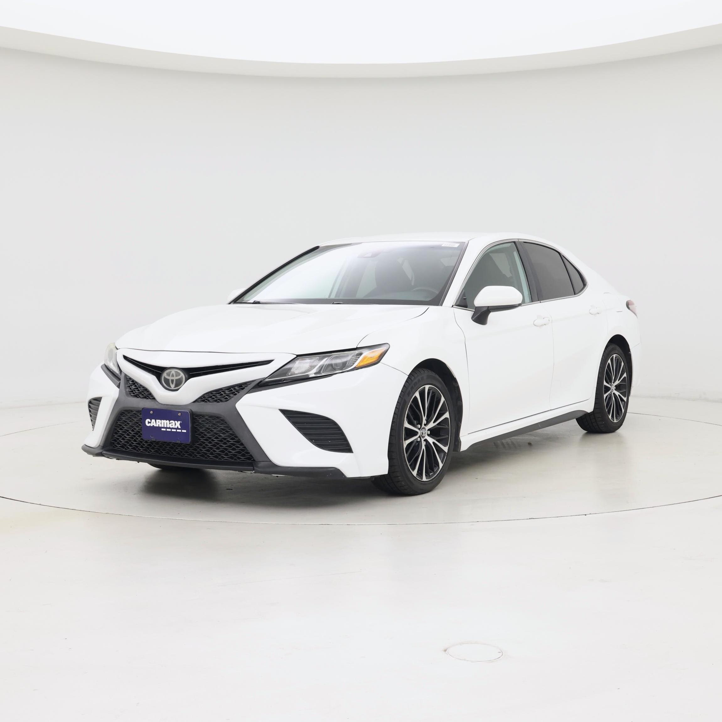 Thumbnail: 2019 Toyota Camry - 4
