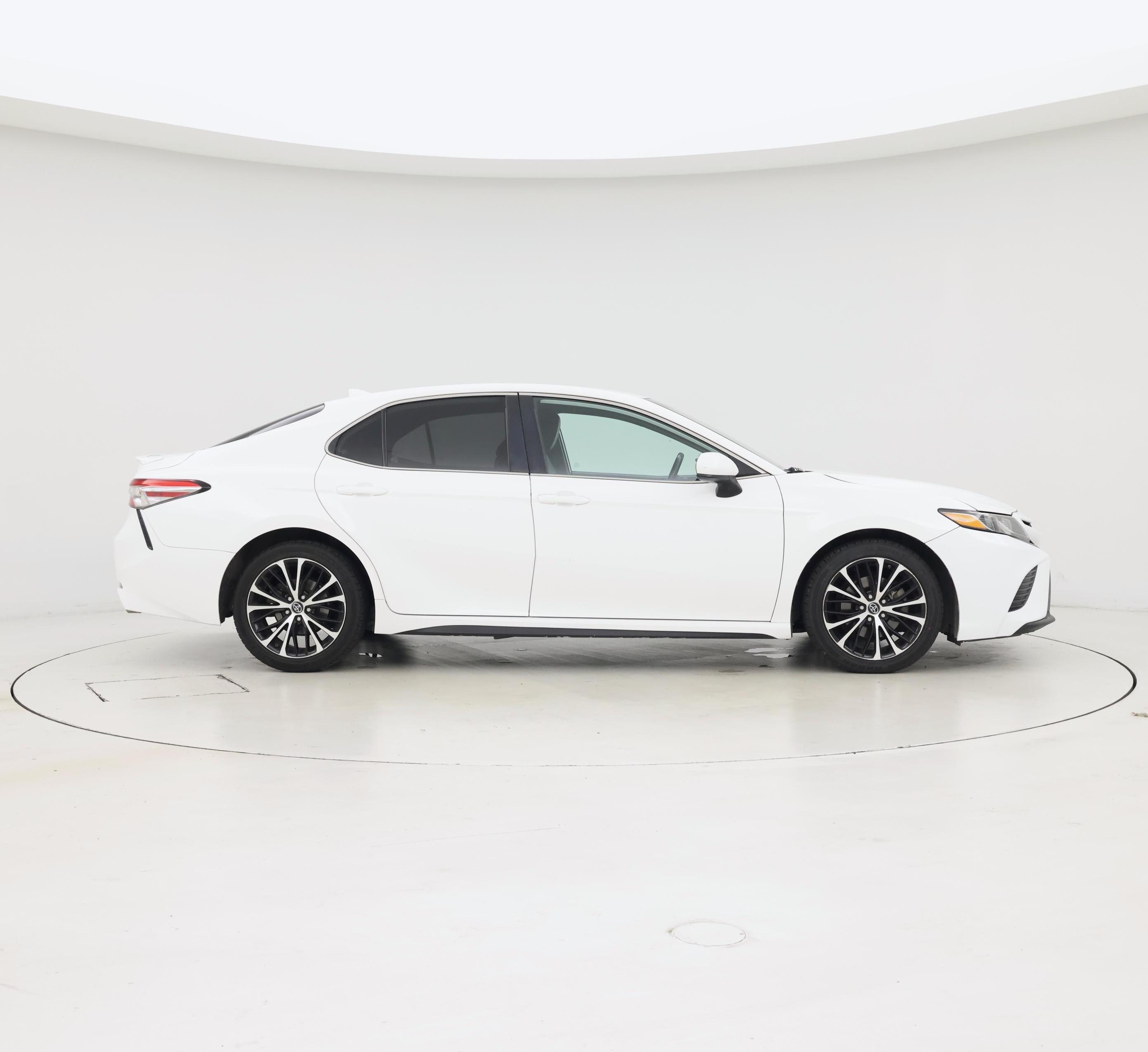 Thumbnail: 2019 Toyota Camry - 7