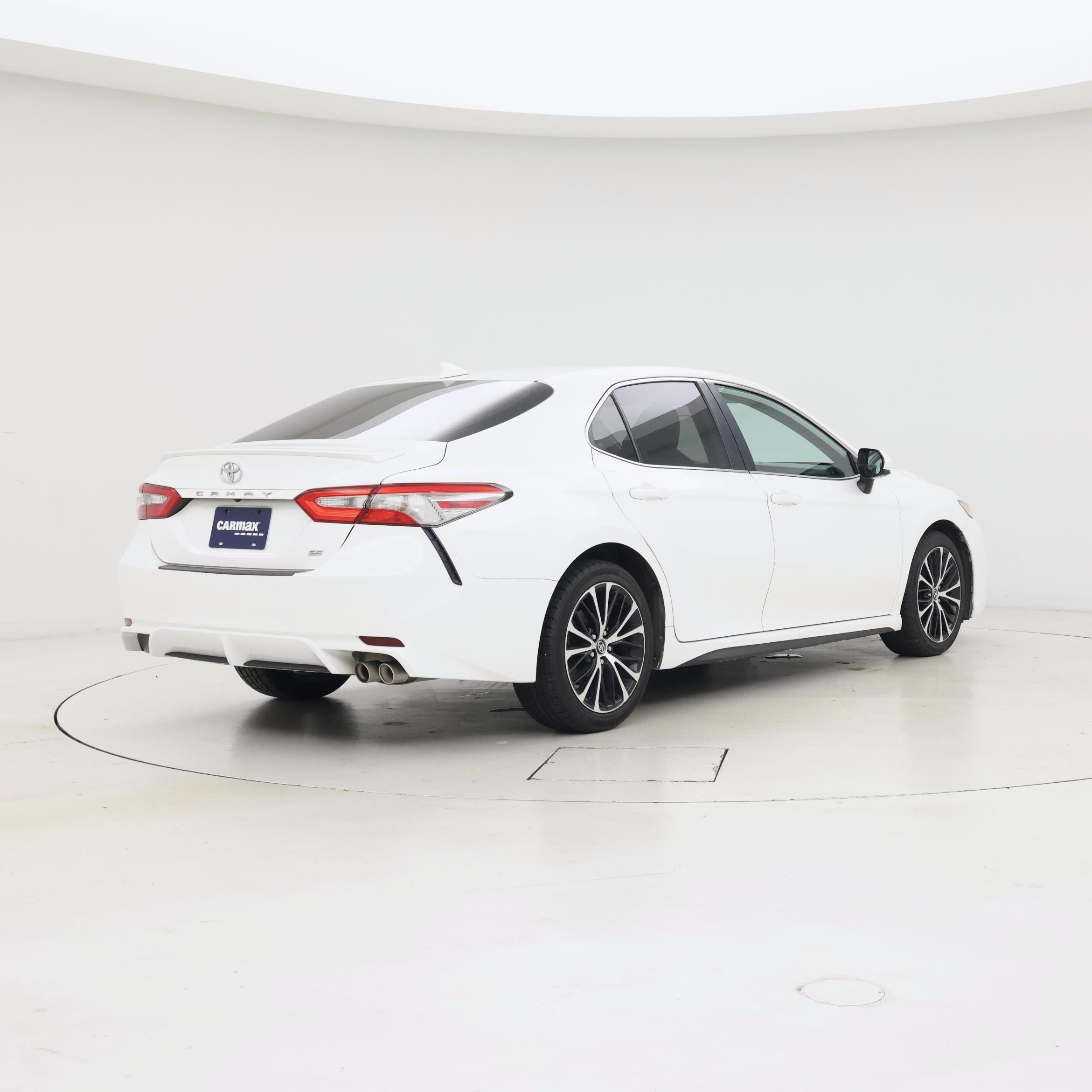 Thumbnail: 2019 Toyota Camry - 8