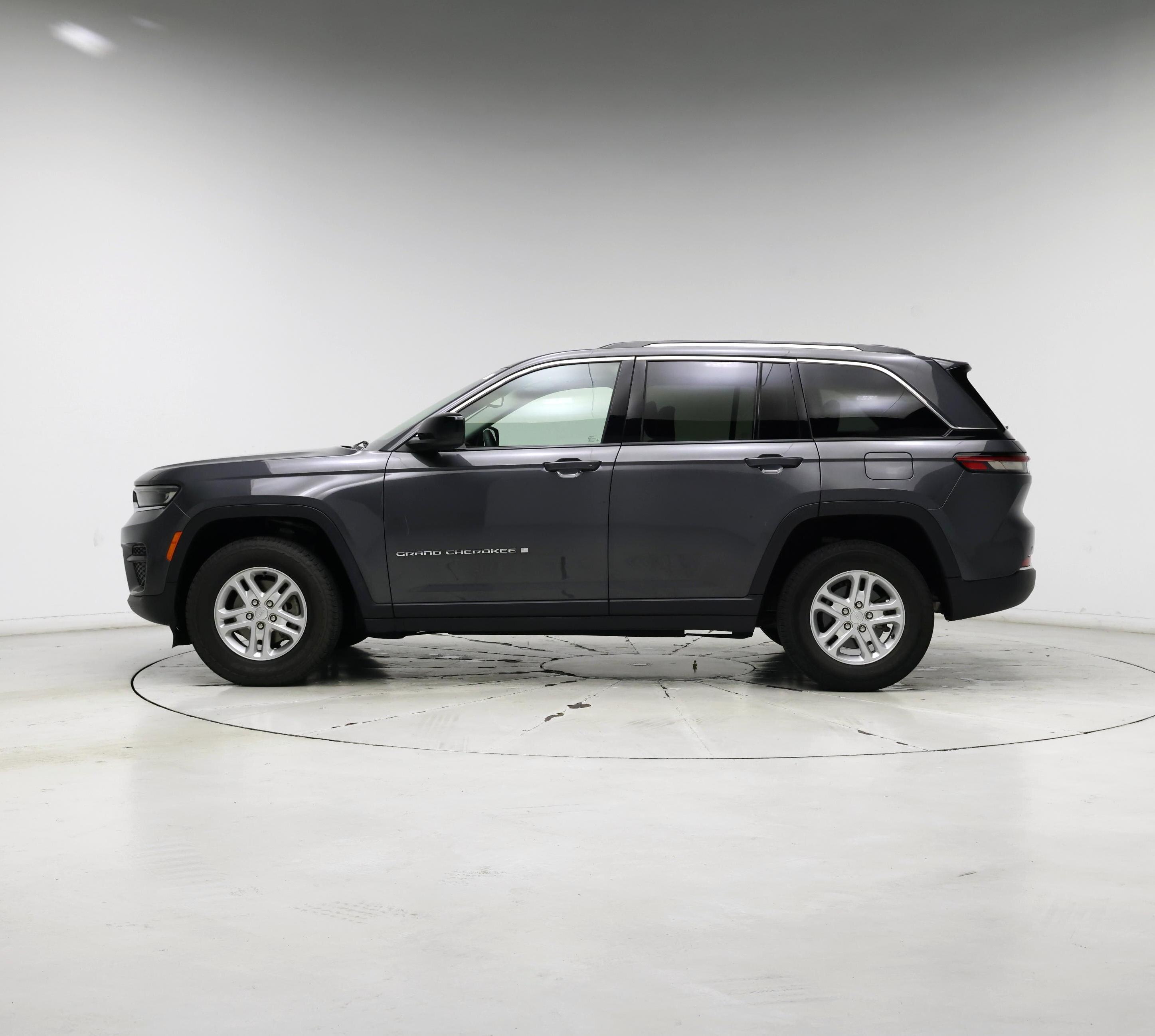 Thumbnail: 2022 Jeep Grand Cherokee - 3