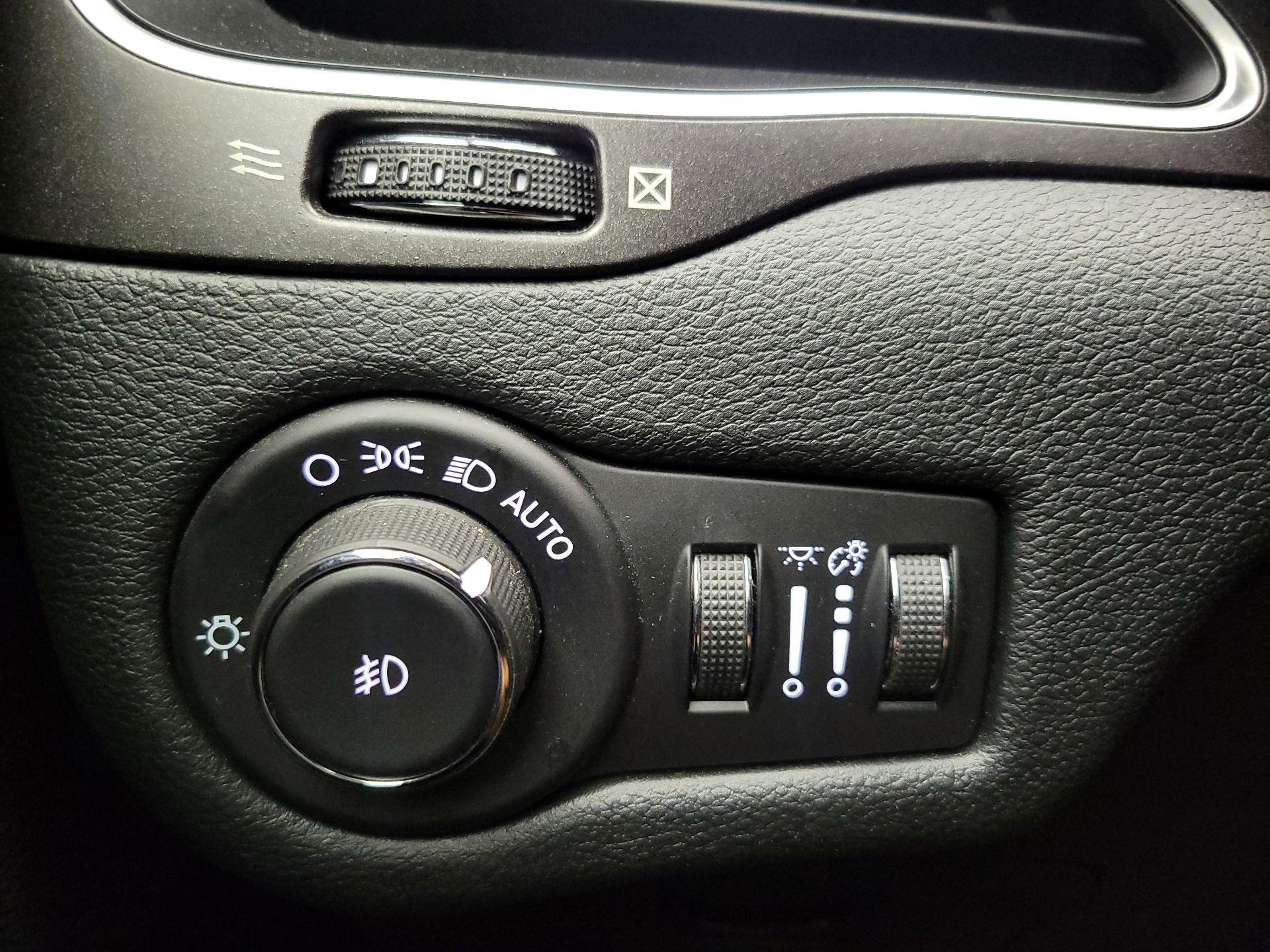 Thumbnail: 2022 Jeep Cherokee - 13