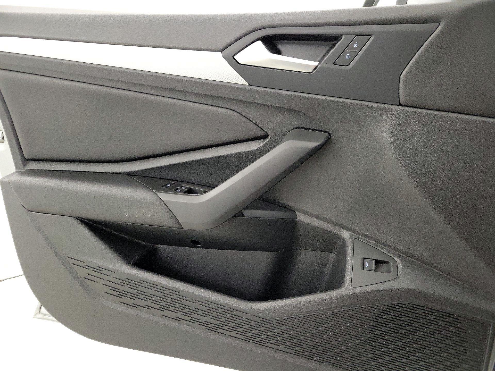 Thumbnail: 2019 Volkswagen Jetta - 12