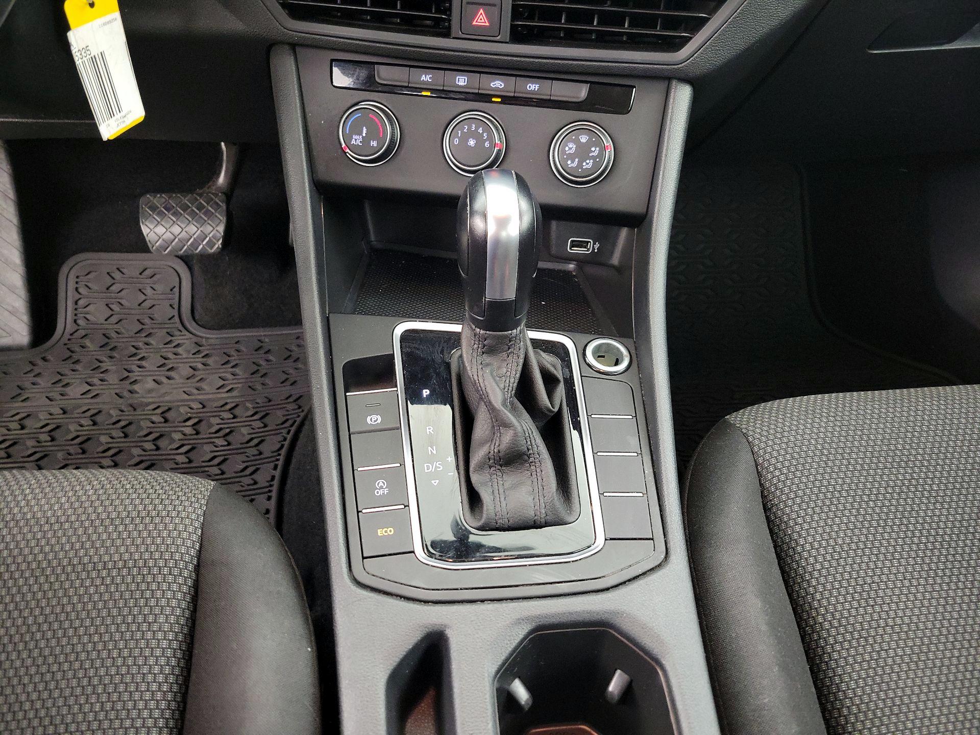 Thumbnail: 2019 Volkswagen Jetta - 17