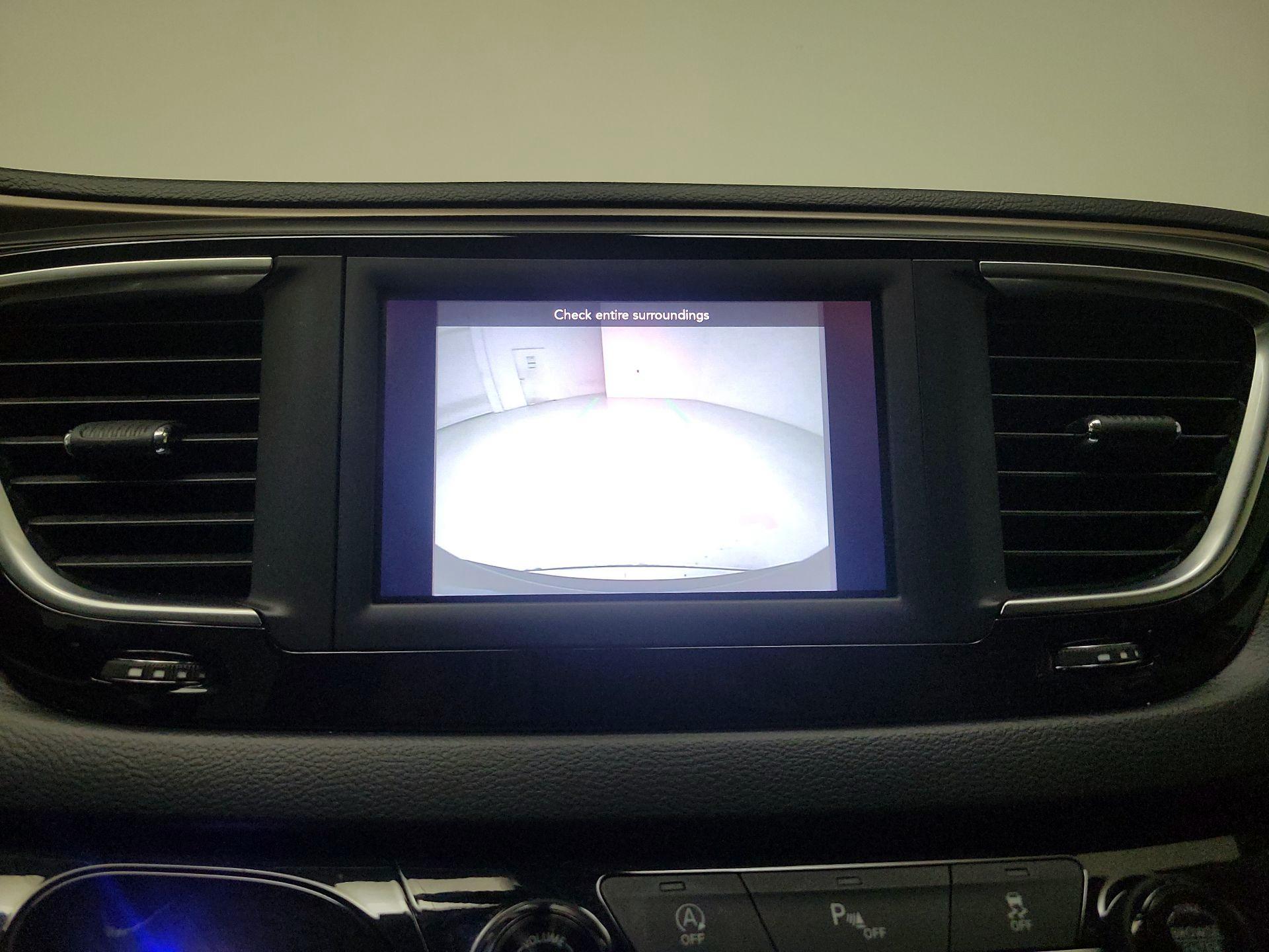 Thumbnail: 2019 Chrysler Pacifica - 14
