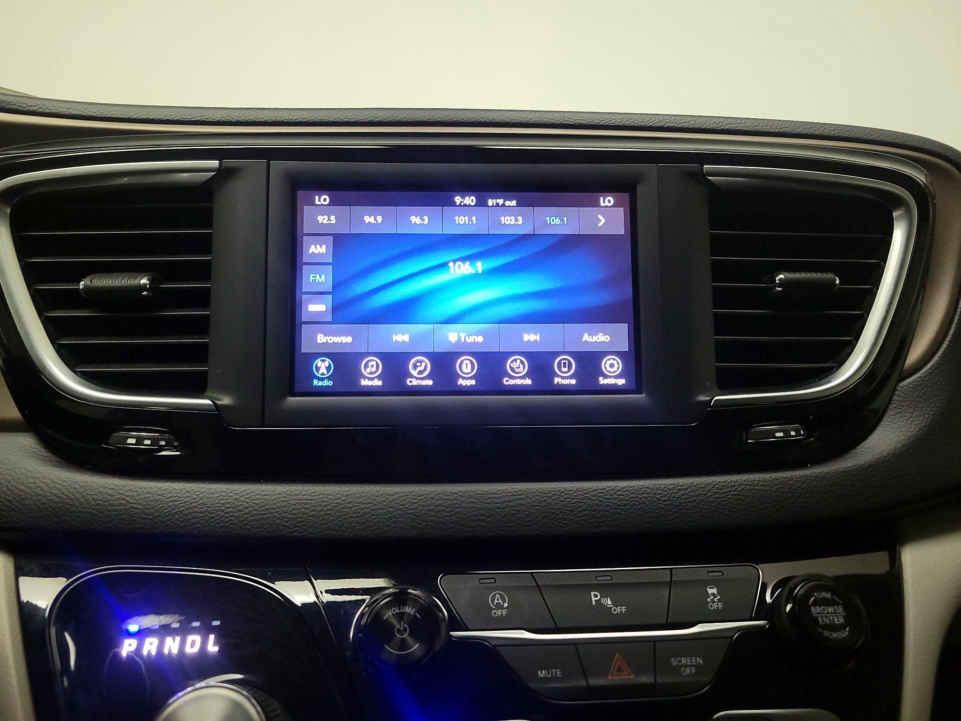 Thumbnail: 2019 Chrysler Pacifica - 15