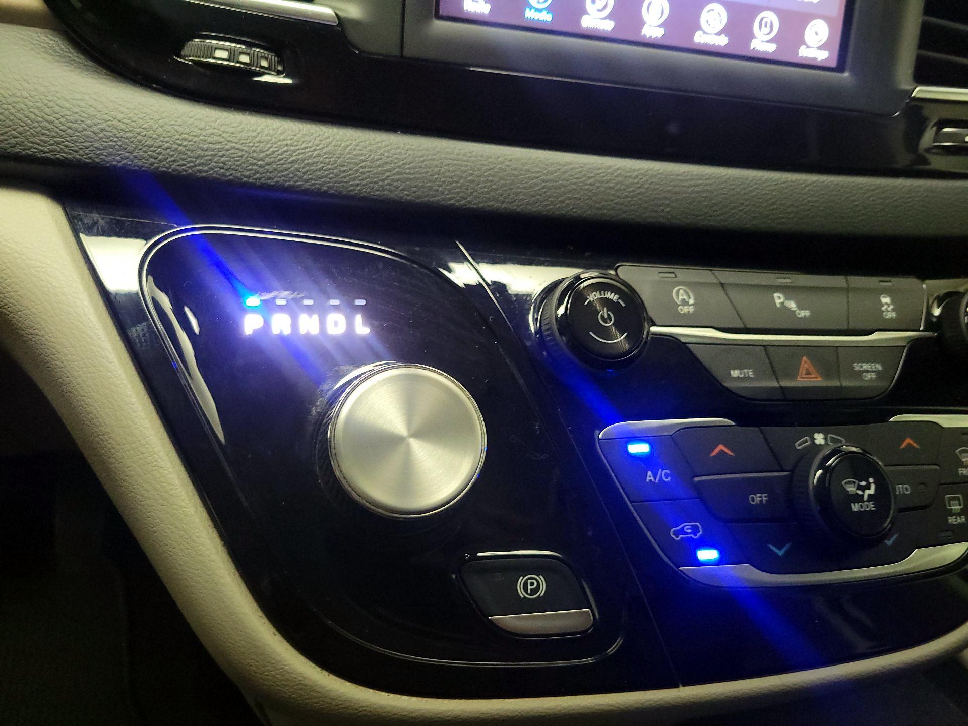 Thumbnail: 2019 Chrysler Pacifica - 17