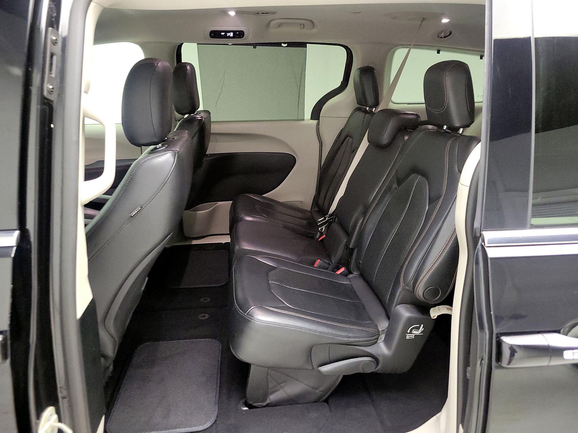 Thumbnail: 2019 Chrysler Pacifica - 19