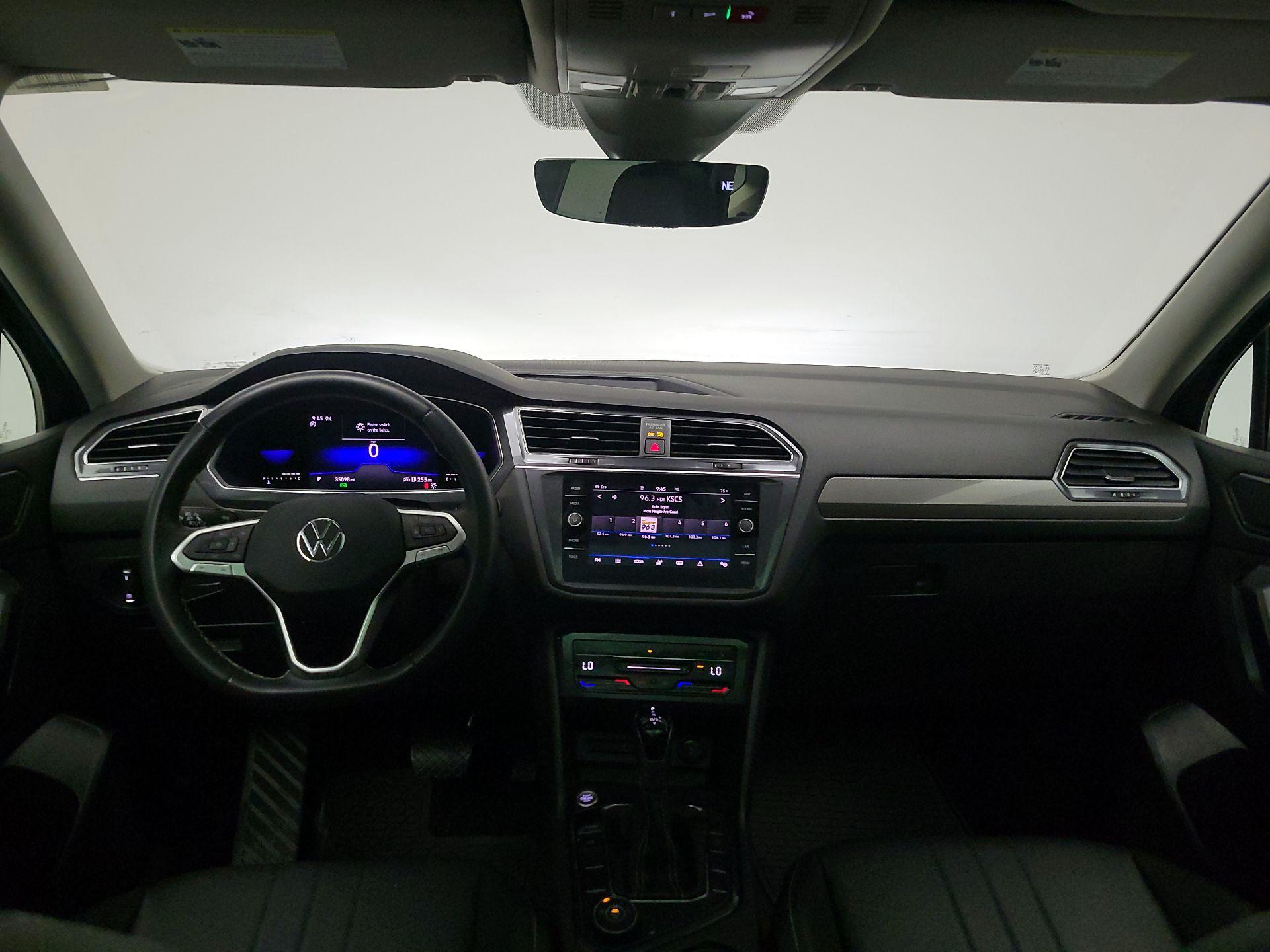 Thumbnail: 2022 Volkswagen Tiguan - 9