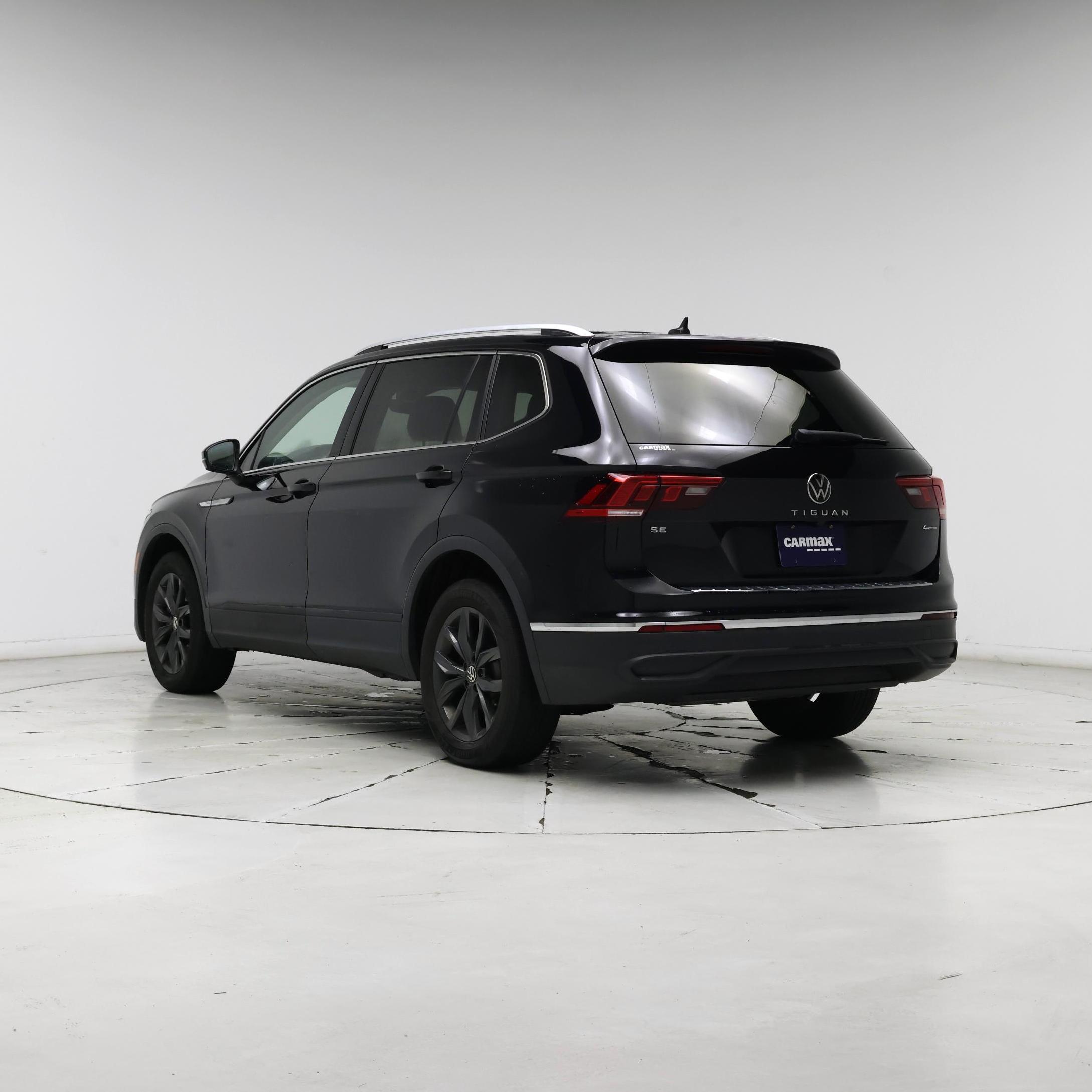 Thumbnail: 2022 Volkswagen Tiguan - 2