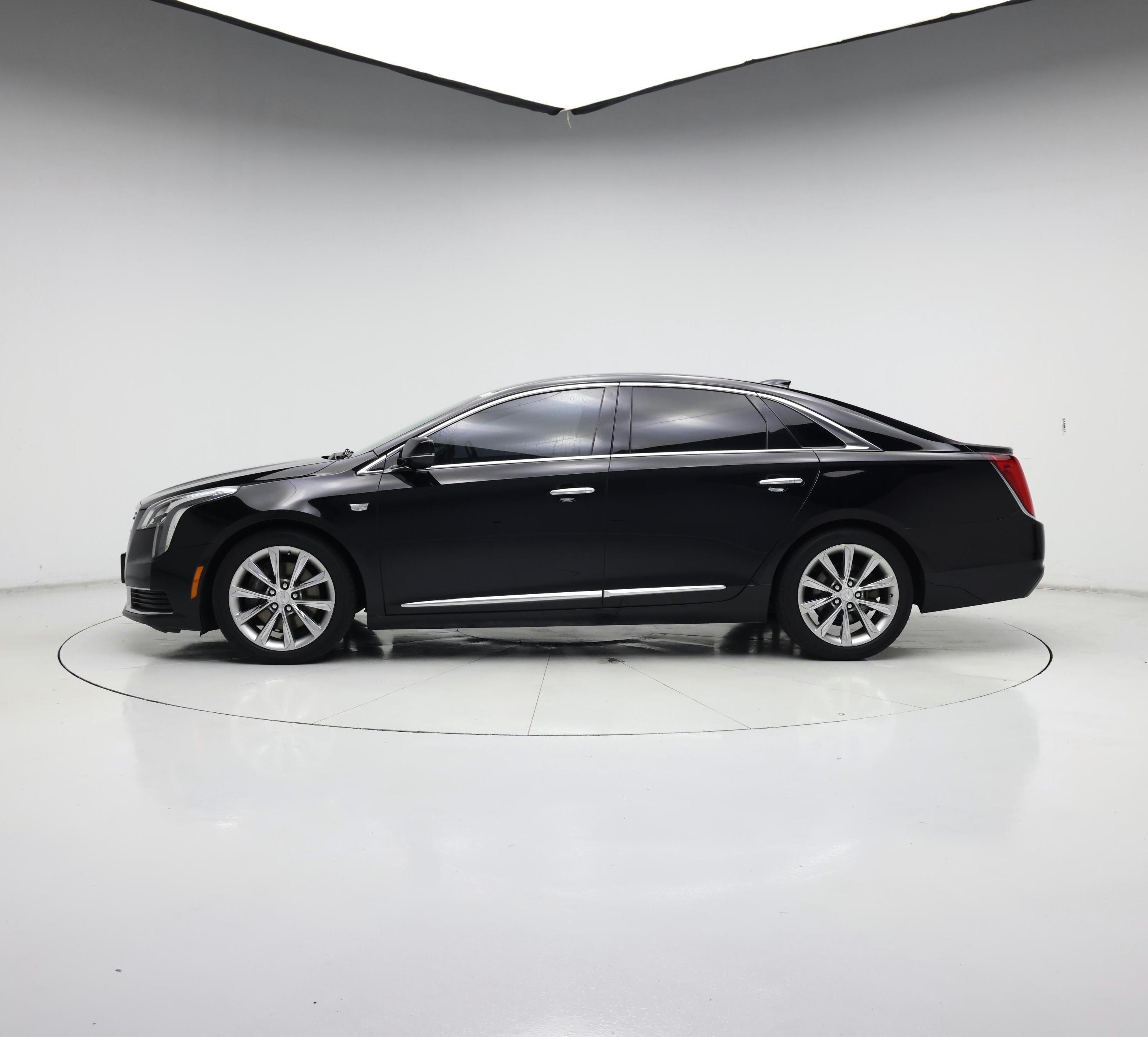 Thumbnail: 2019 Cadillac XTS - 3