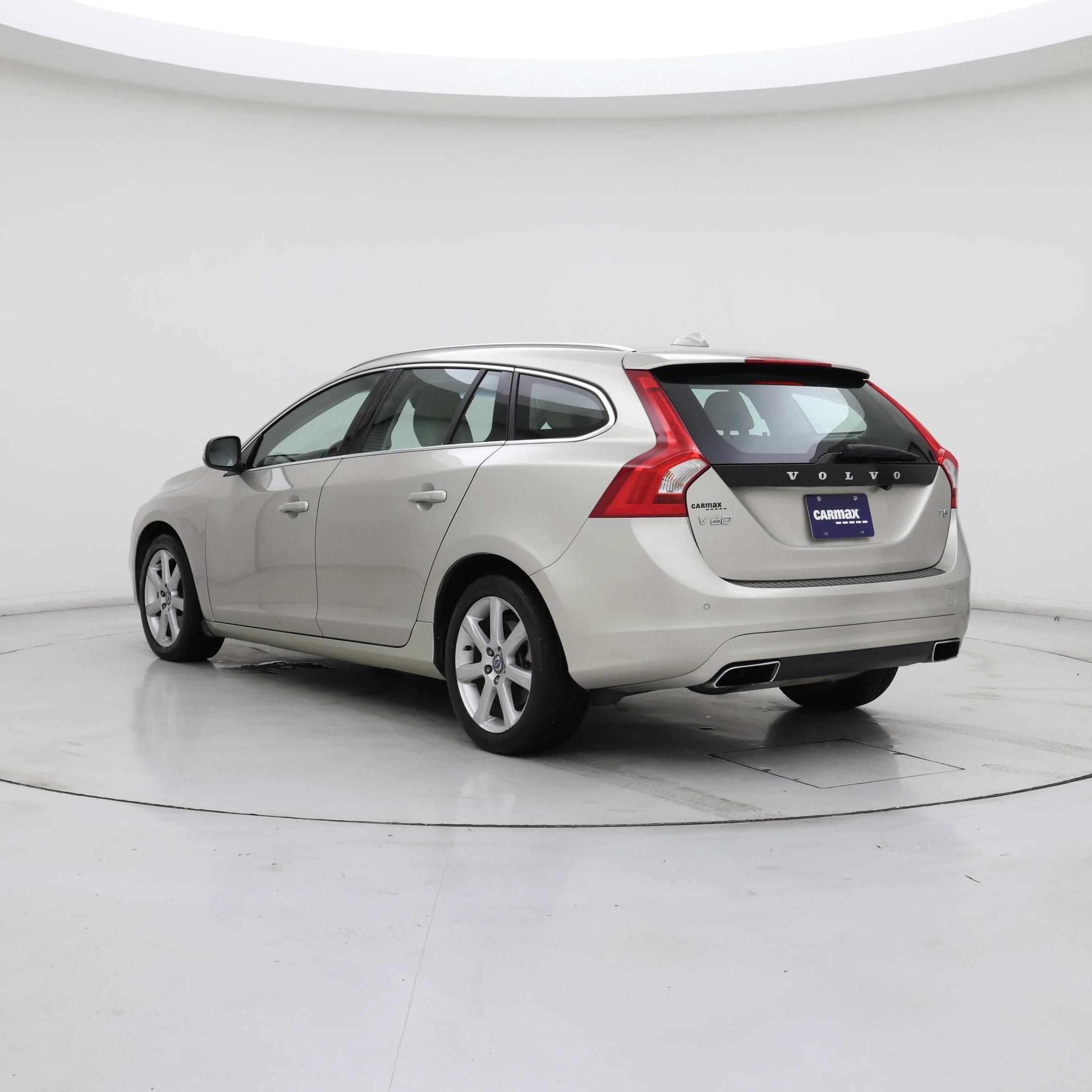 Thumbnail: 2017 Volvo V60 - 2